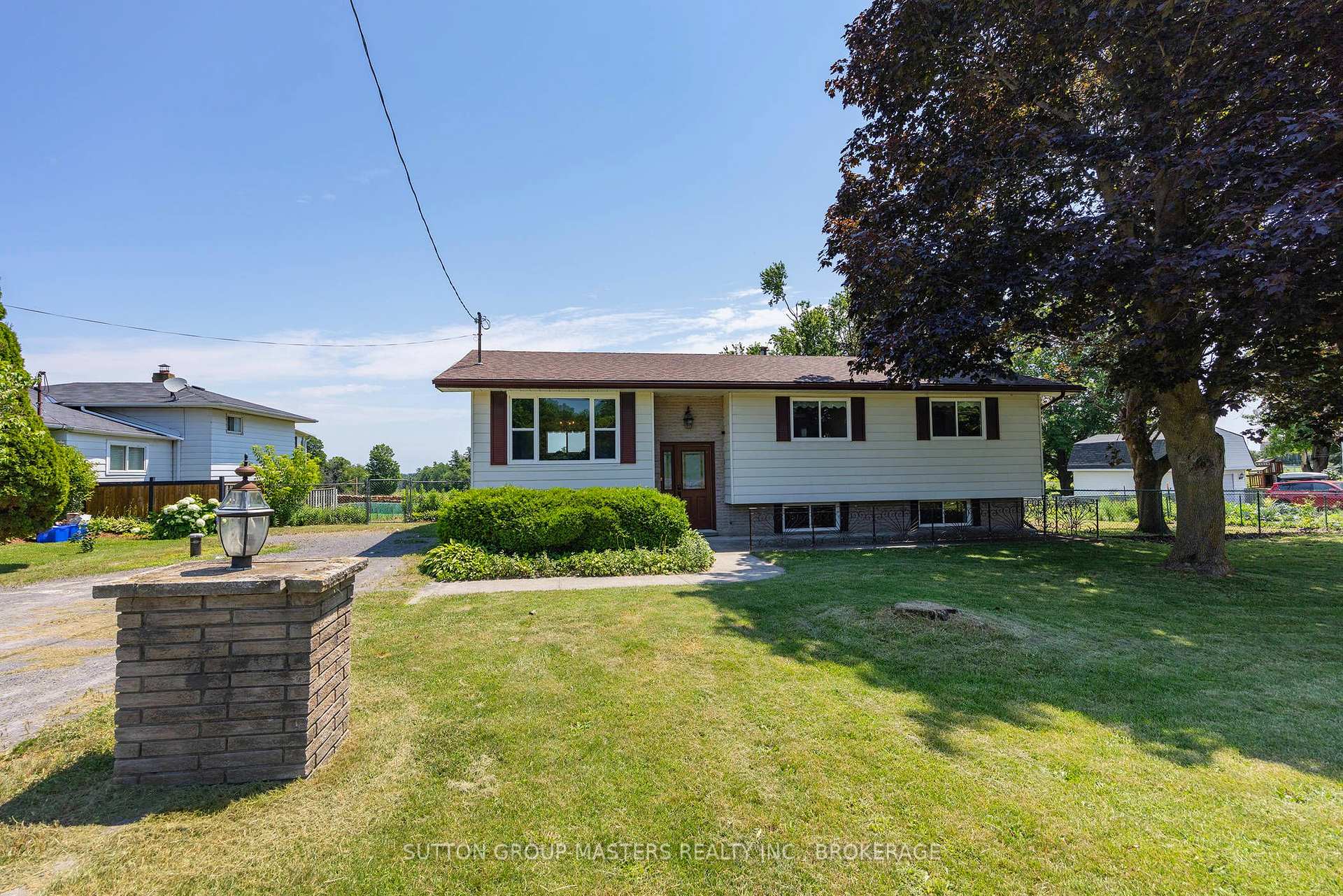 Photo 3 of 2212 Battersea Road, Kingston, City North of 401 — HOMEH