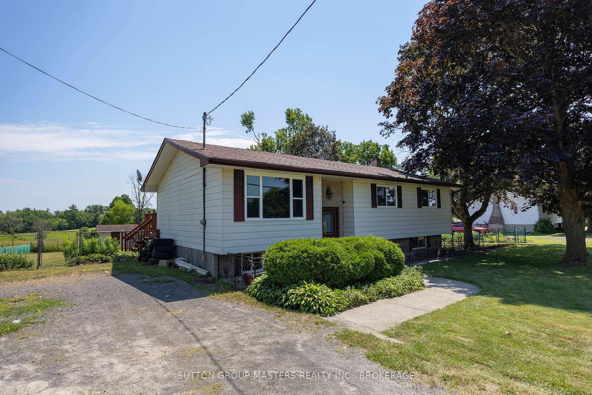 Photo 4 of 2212 Battersea Road, Kingston, City North of 401 — HOMEH