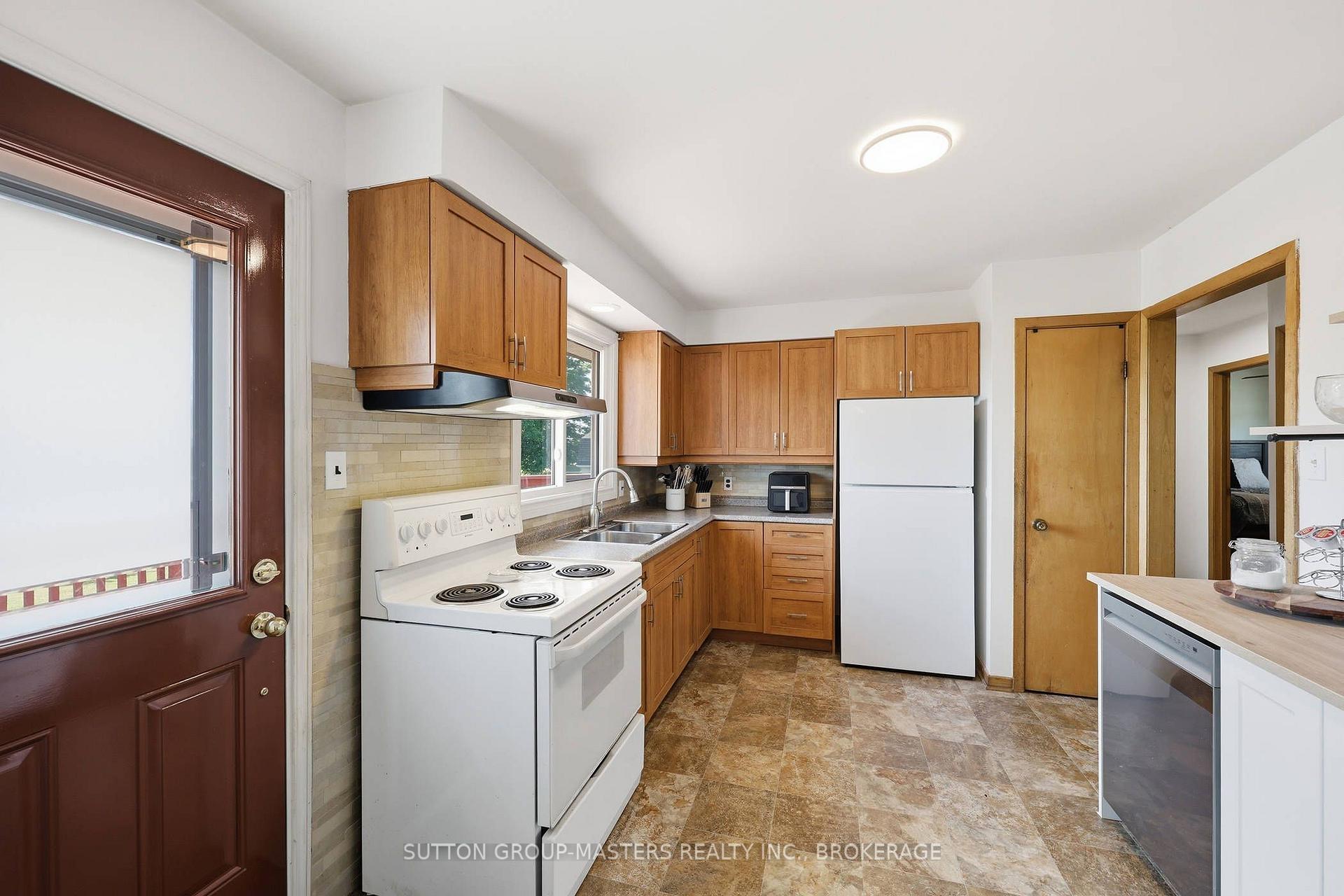 Photo 15 of 2212 Battersea Road, Kingston, City North of 401 — HOMEH
