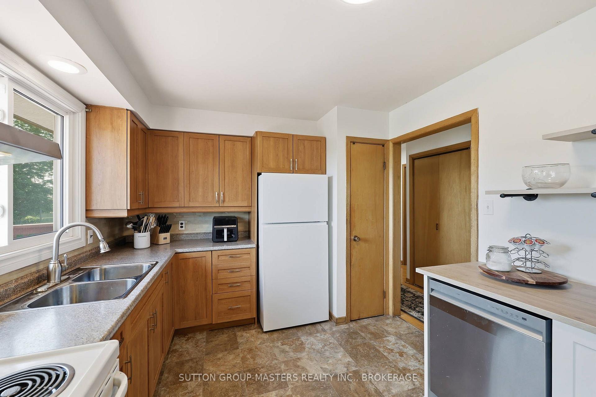 Photo 16 of 2212 Battersea Road, Kingston, City North of 401 — HOMEH