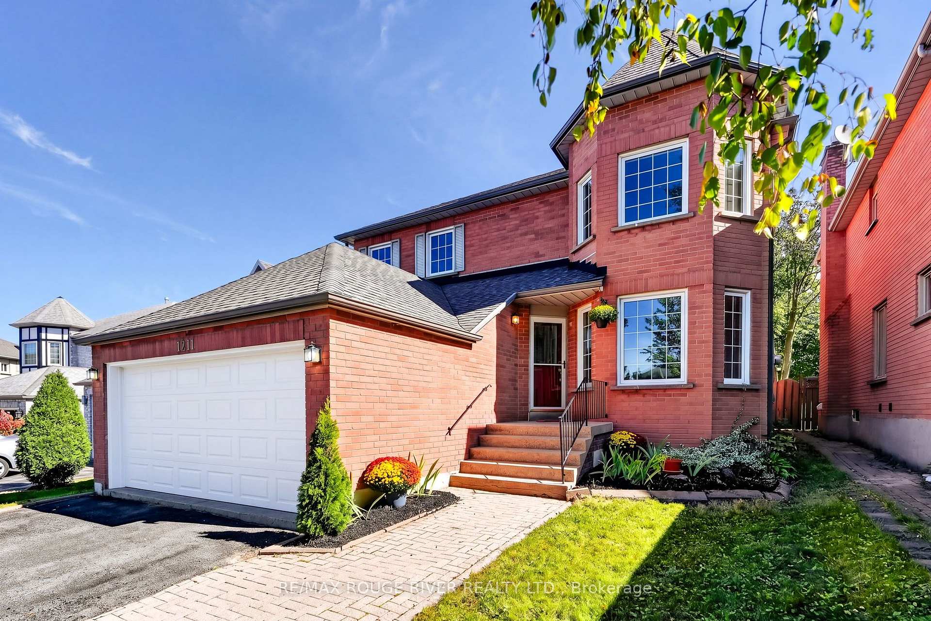 Photo 5 of 1211 Engel Court, Pickering, West Shore — HOMEH