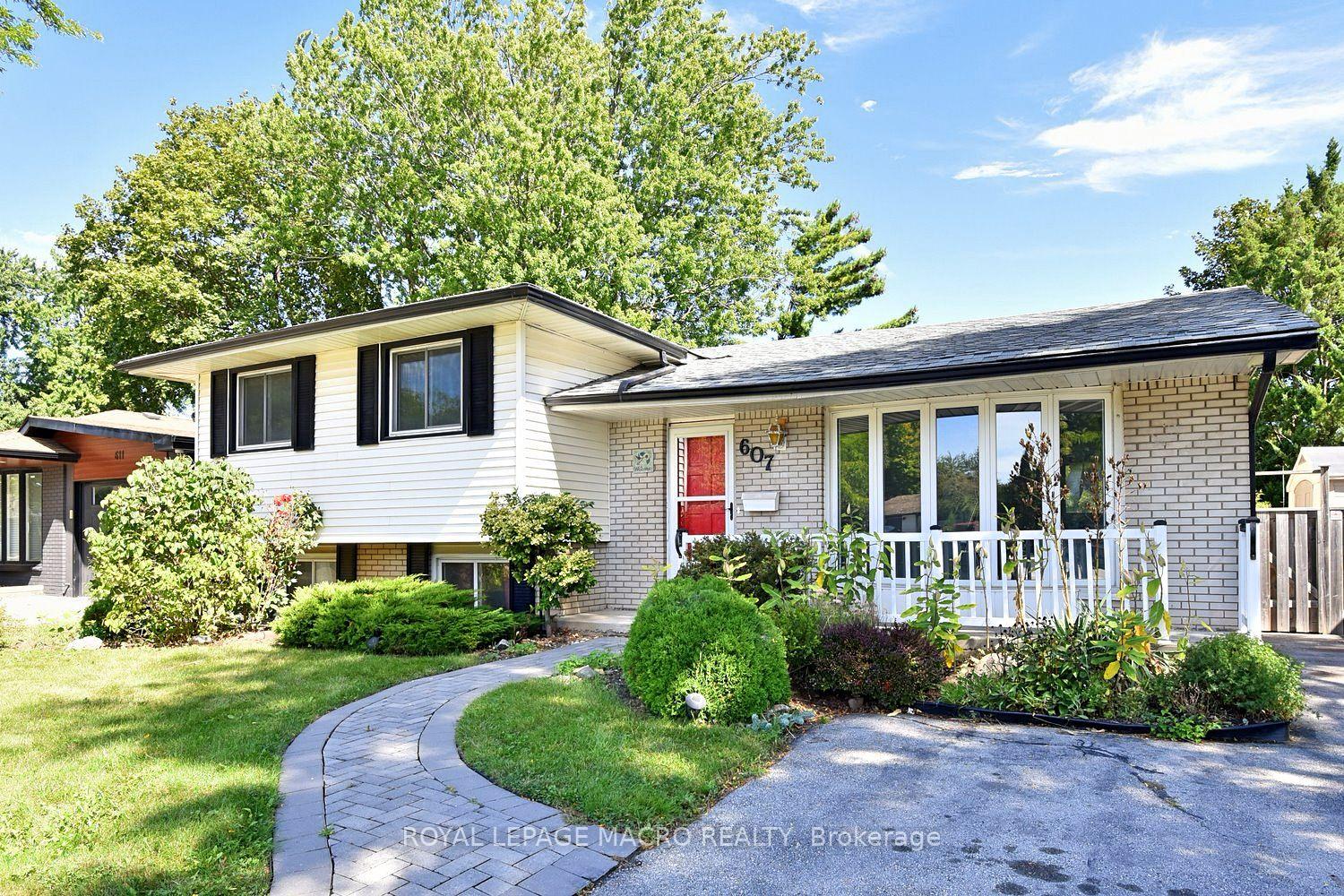 Photo 2 of 607 Walkers Line, Burlington, Shoreacres — HOMEH