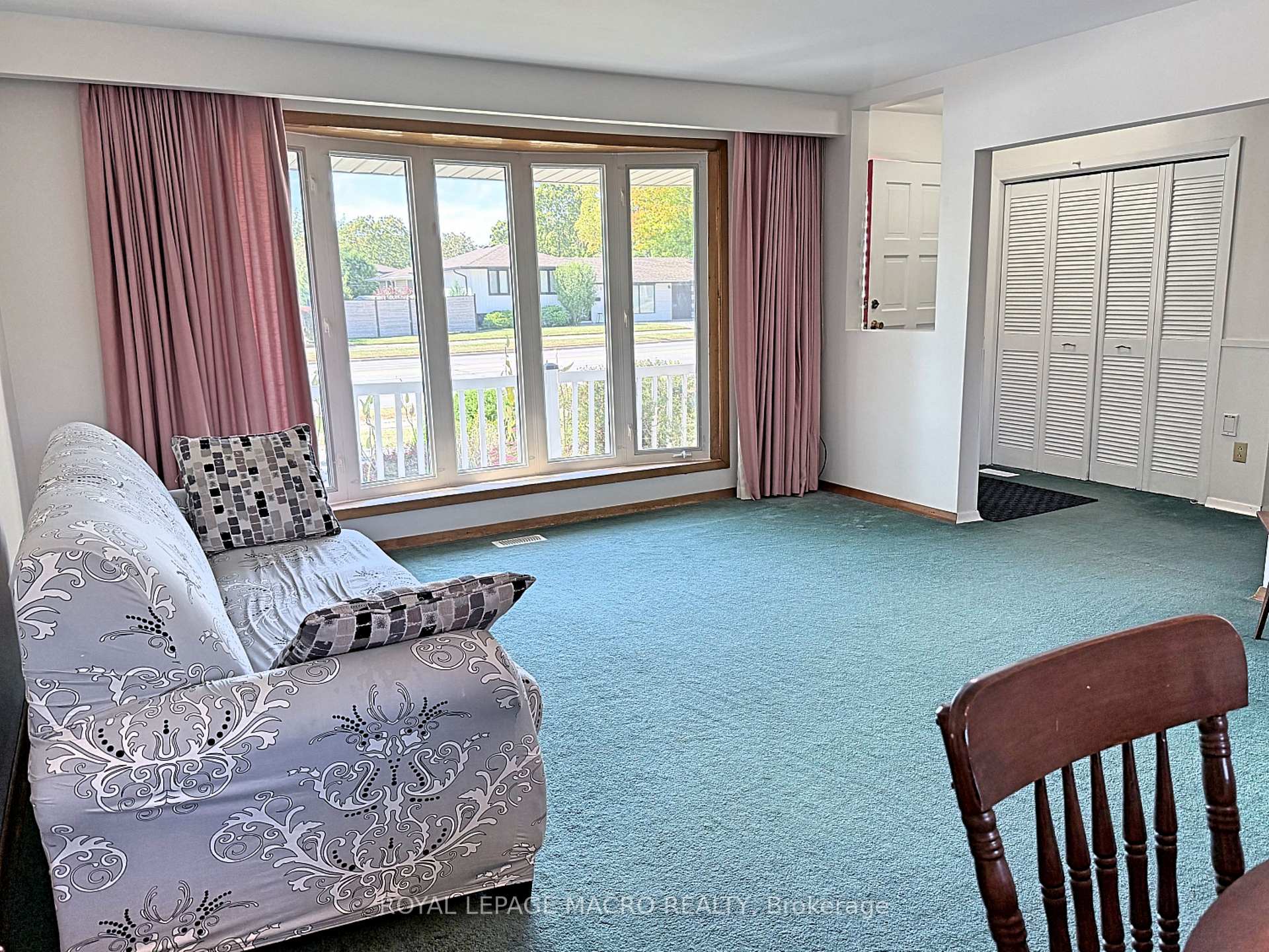 Photo 6 of 607 Walkers Line, Burlington, Shoreacres — HOMEH
