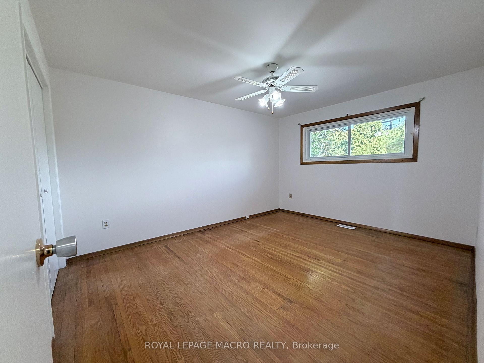 Photo 13 of 607 Walkers Line, Burlington, Shoreacres — HOMEH