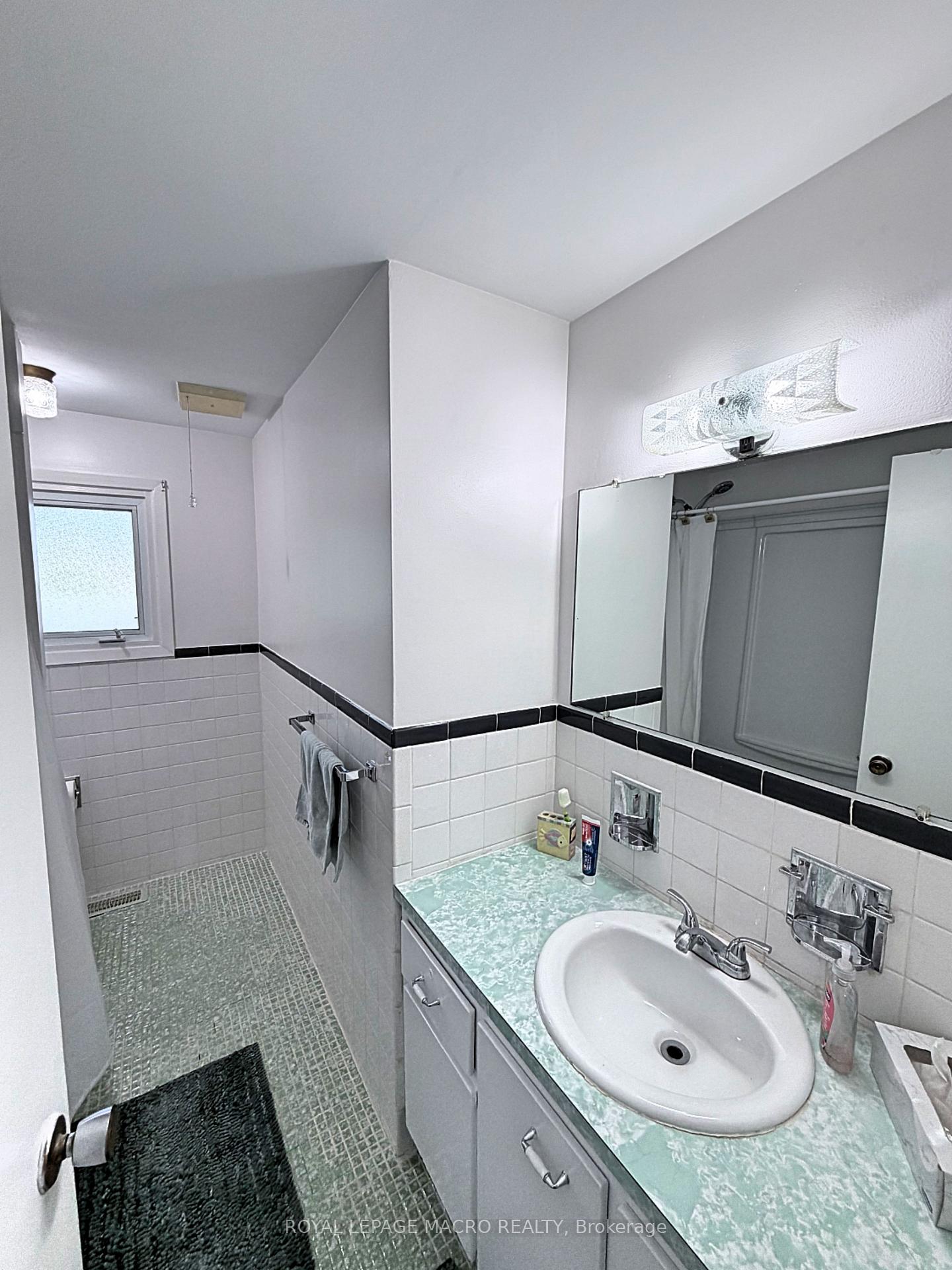 Photo 19 of 607 Walkers Line, Burlington, Shoreacres — HOMEH