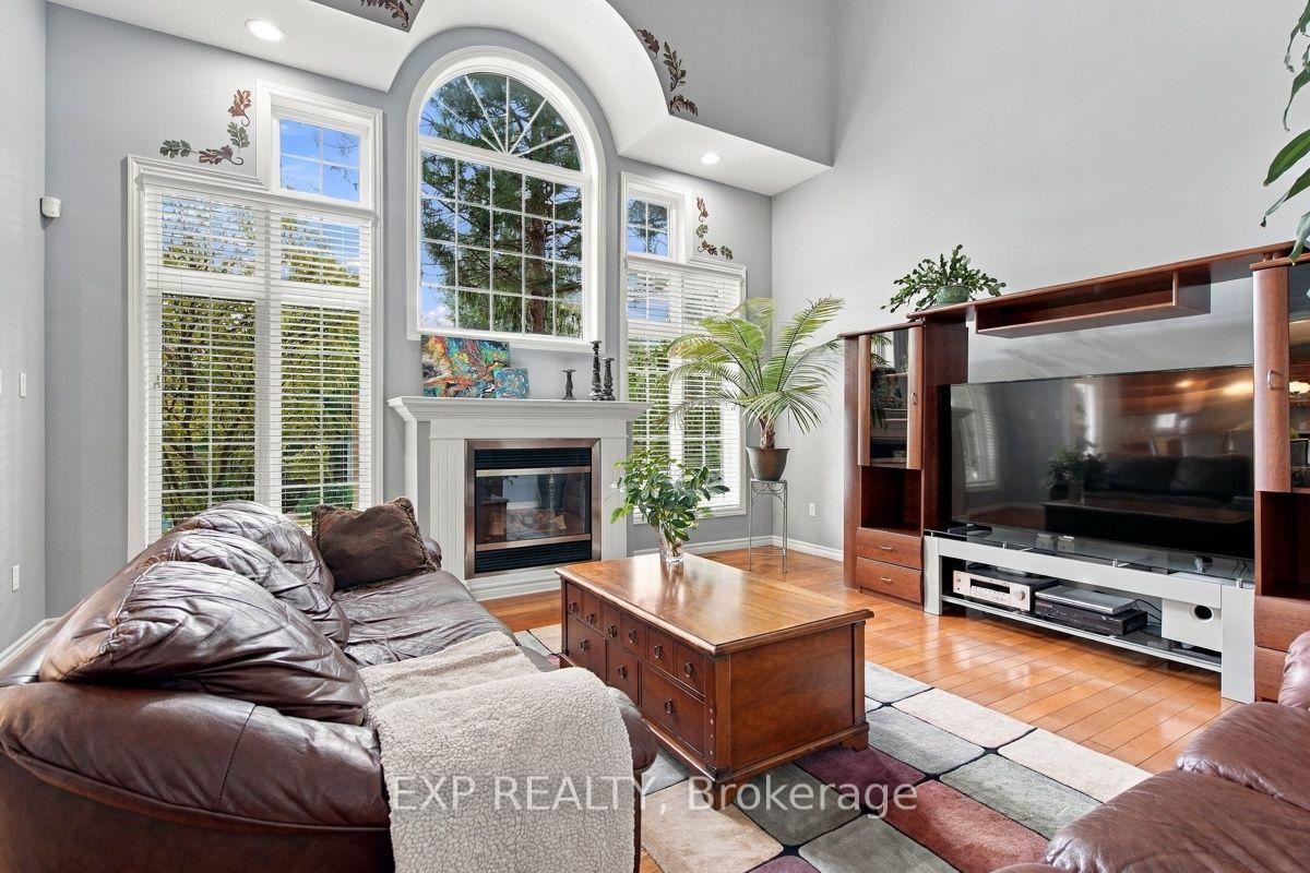 Photo 11 of 281 Chambers Avenue, London, North B — HOMEH