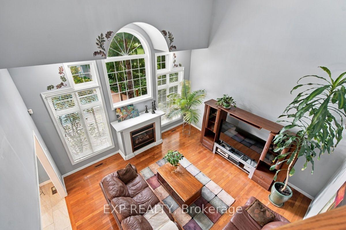 Photo 15 of 281 Chambers Avenue, London, North B — HOMEH