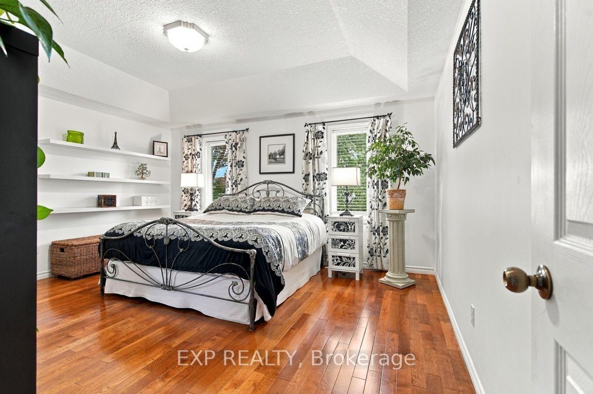 Photo 18 of 281 Chambers Avenue, London, North B — HOMEH