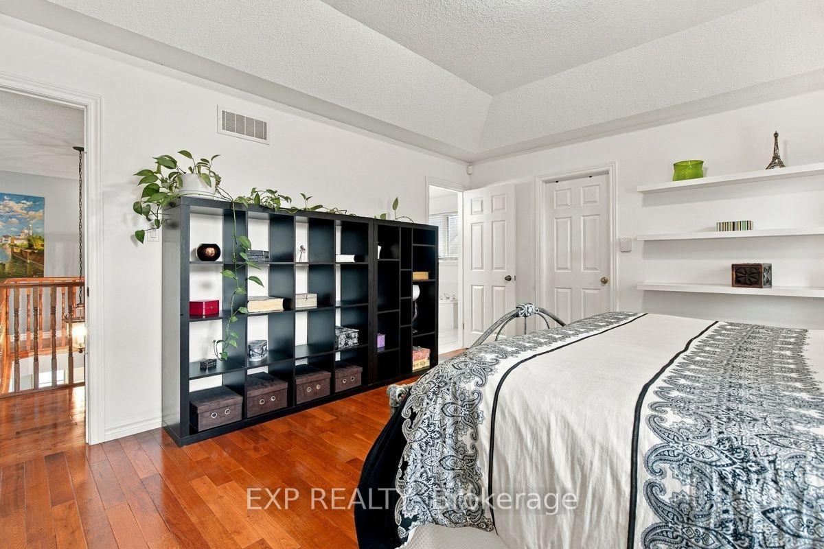 Photo 19 of 281 Chambers Avenue, London, North B — HOMEH