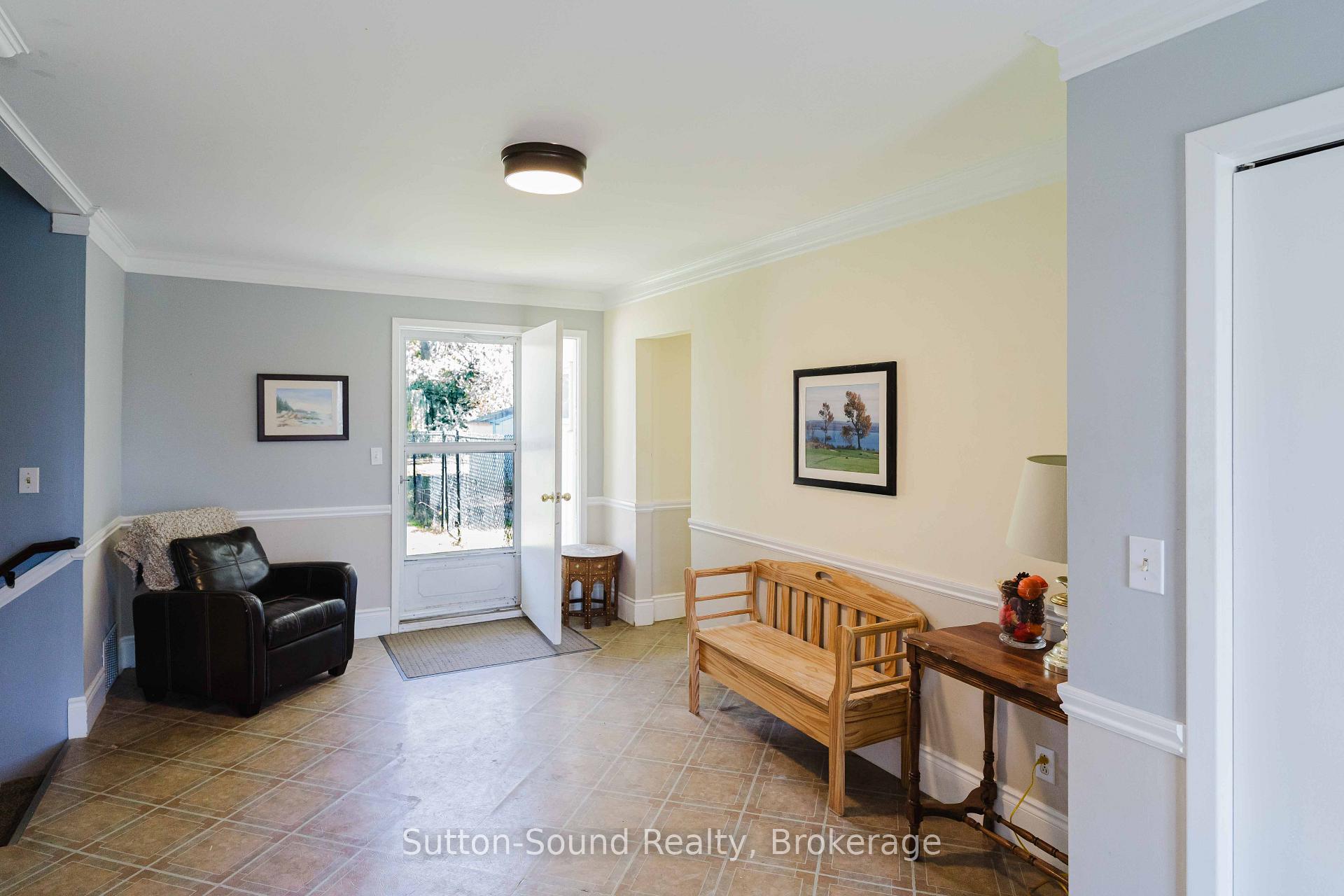 Photo 5 of 130 Cearview Crescent, Meaford — HOMEH