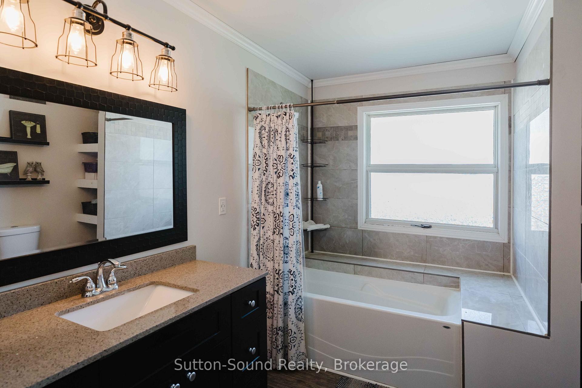 Photo 16 of 130 Cearview Crescent, Meaford — HOMEH