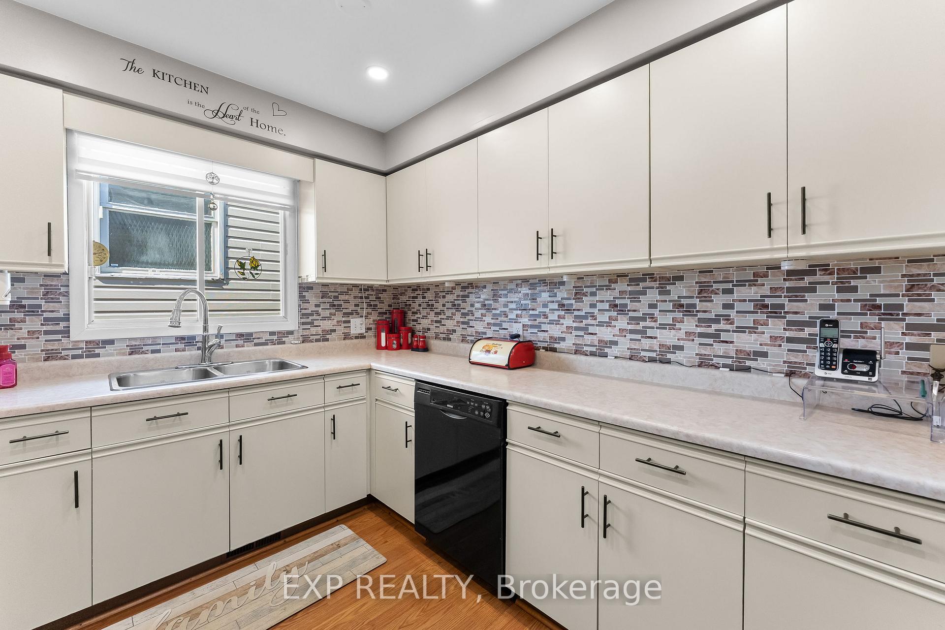 Photo 15 of 124 St Augustine Drive, St. Catharines, Secord Woods — HOMEH