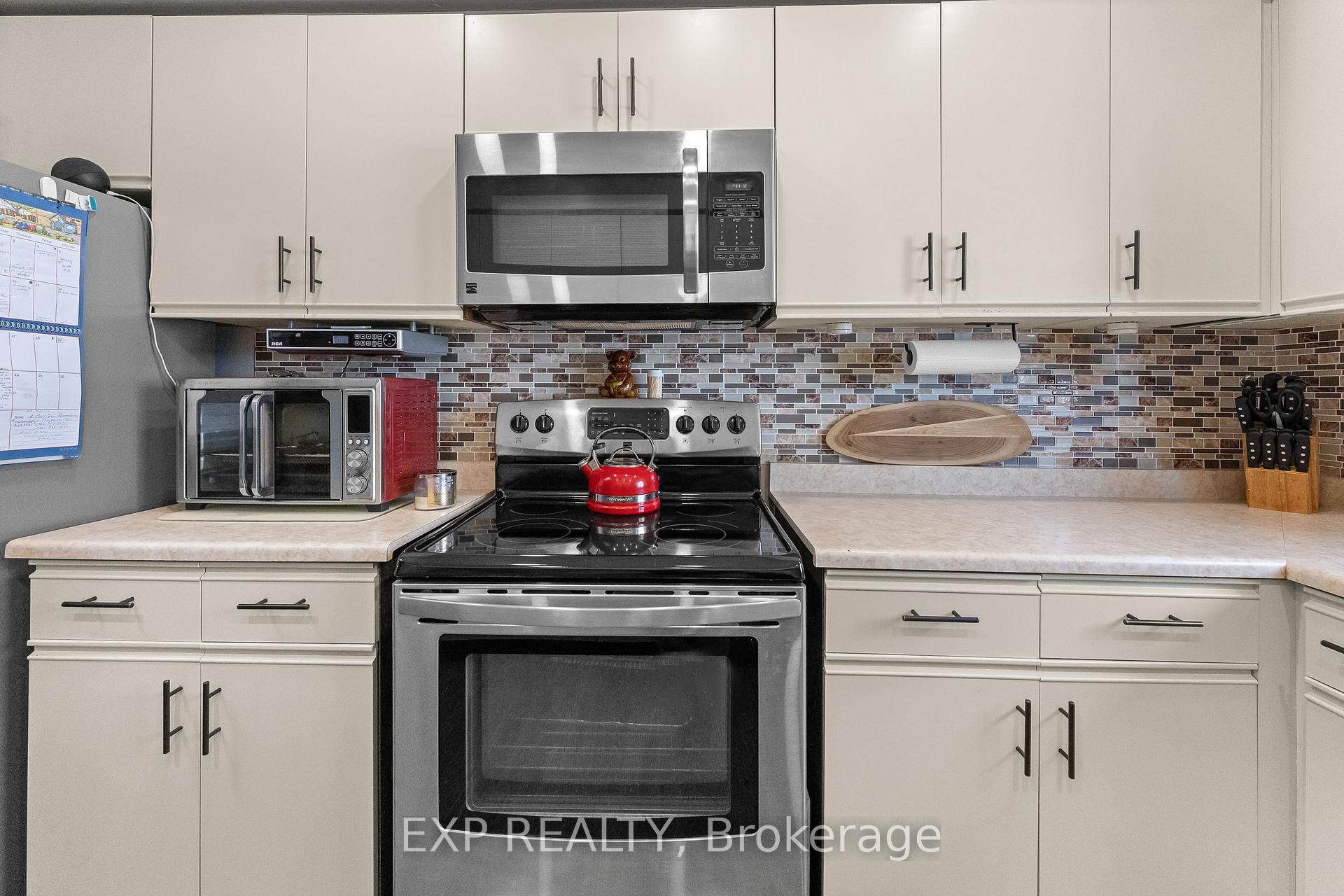 Photo 16 of 124 St Augustine Drive, St. Catharines, Secord Woods — HOMEH