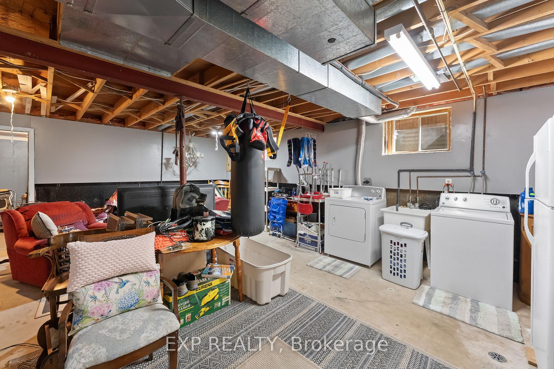 Photo 43 of 124 St Augustine Drive, St. Catharines, Secord Woods — HOMEH