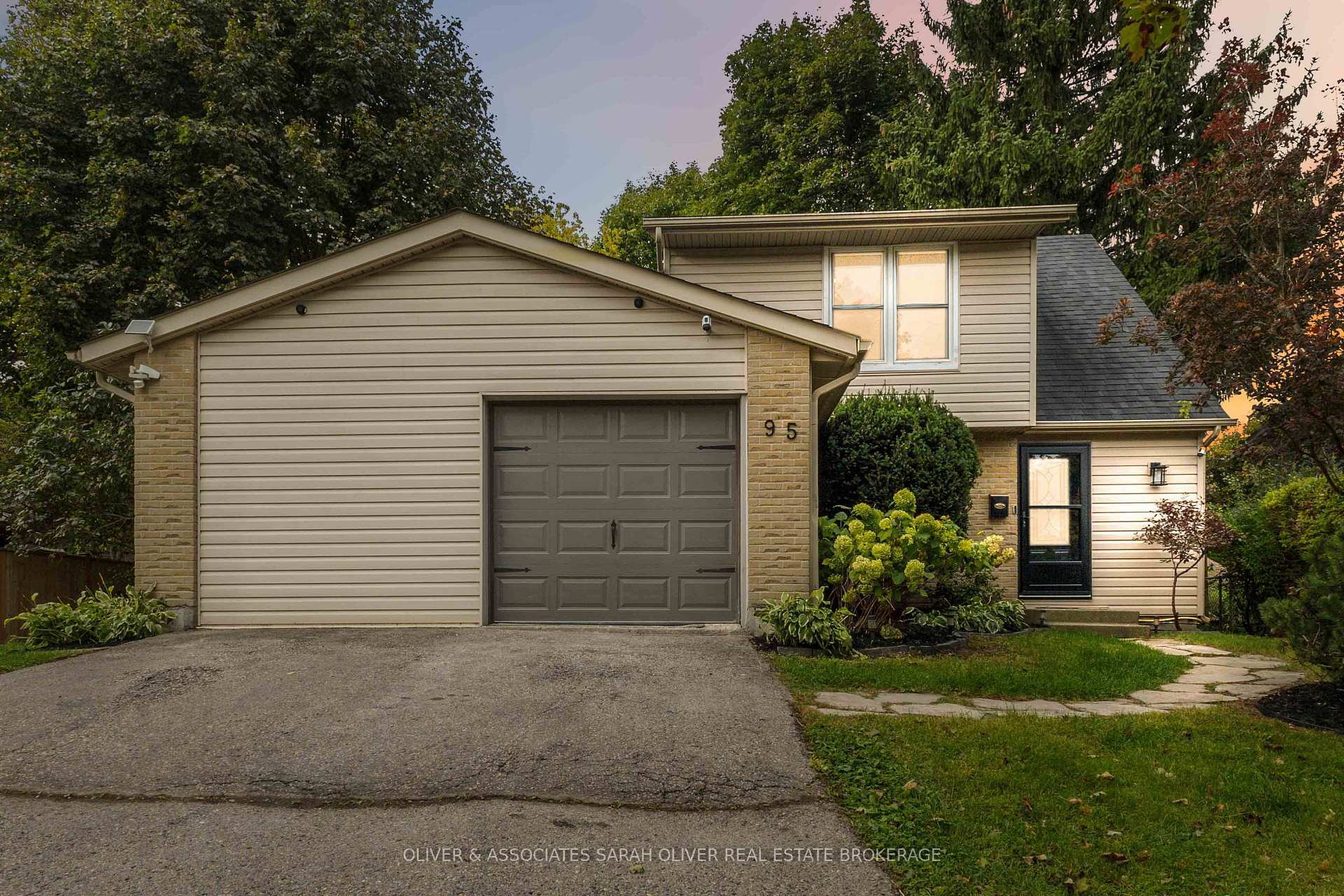 Photo 1 of 95 Blackacres Boulevard, London, North F — HOMEH