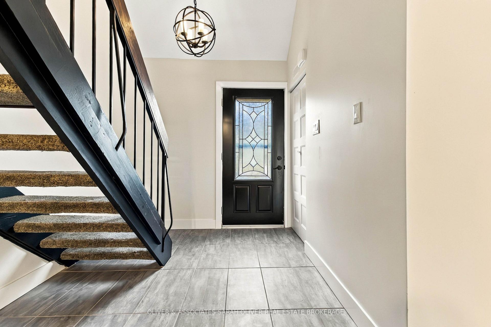 Photo 3 of 95 Blackacres Boulevard, London, North F — HOMEH