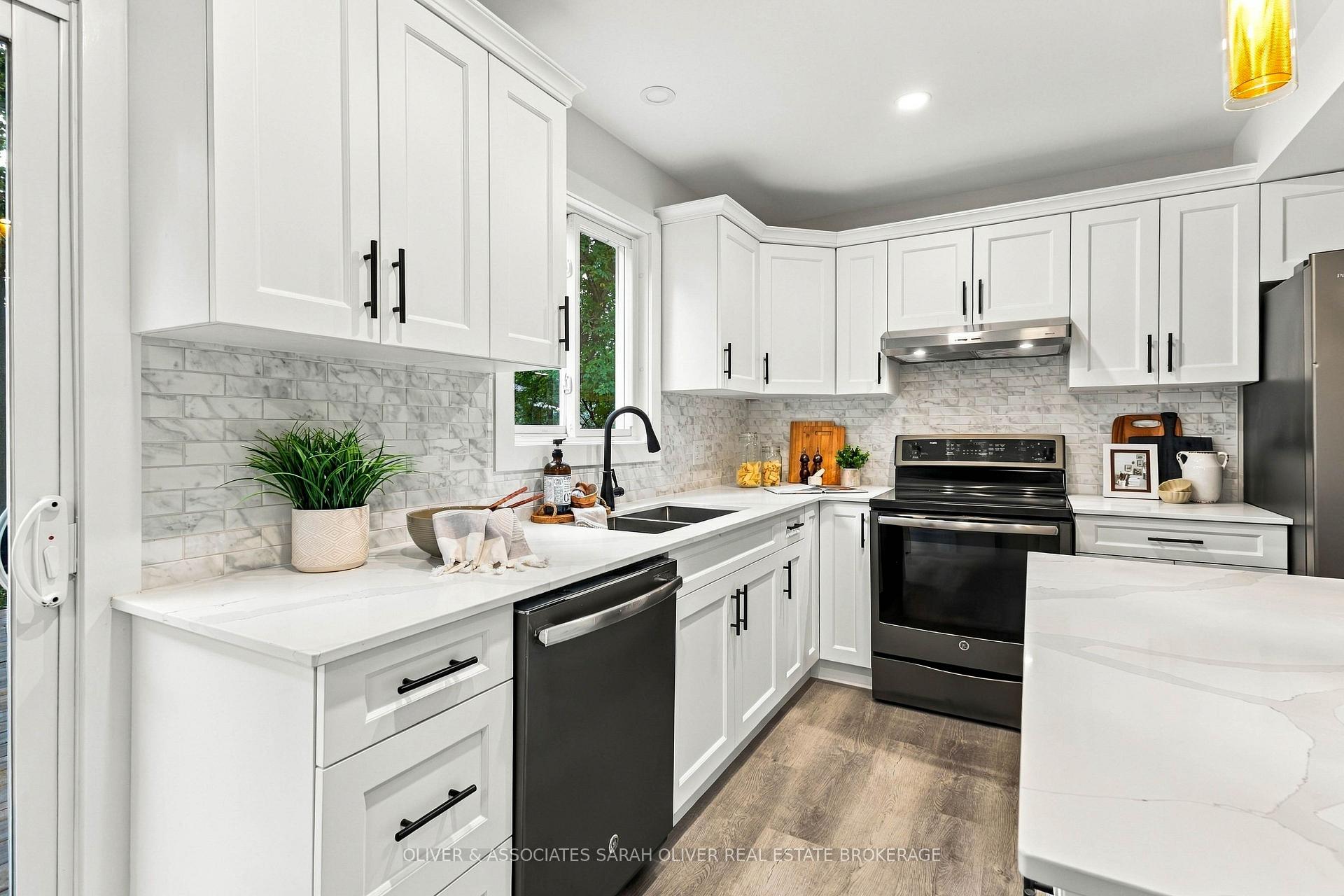 Photo 14 of 95 Blackacres Boulevard, London, North F — HOMEH
