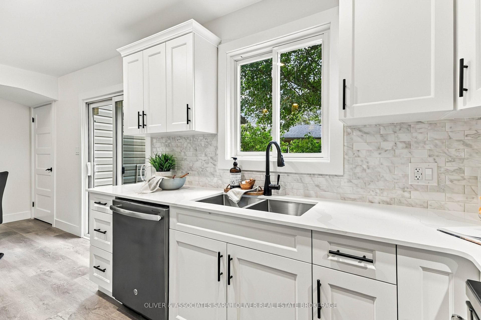Photo 17 of 95 Blackacres Boulevard, London, North F — HOMEH