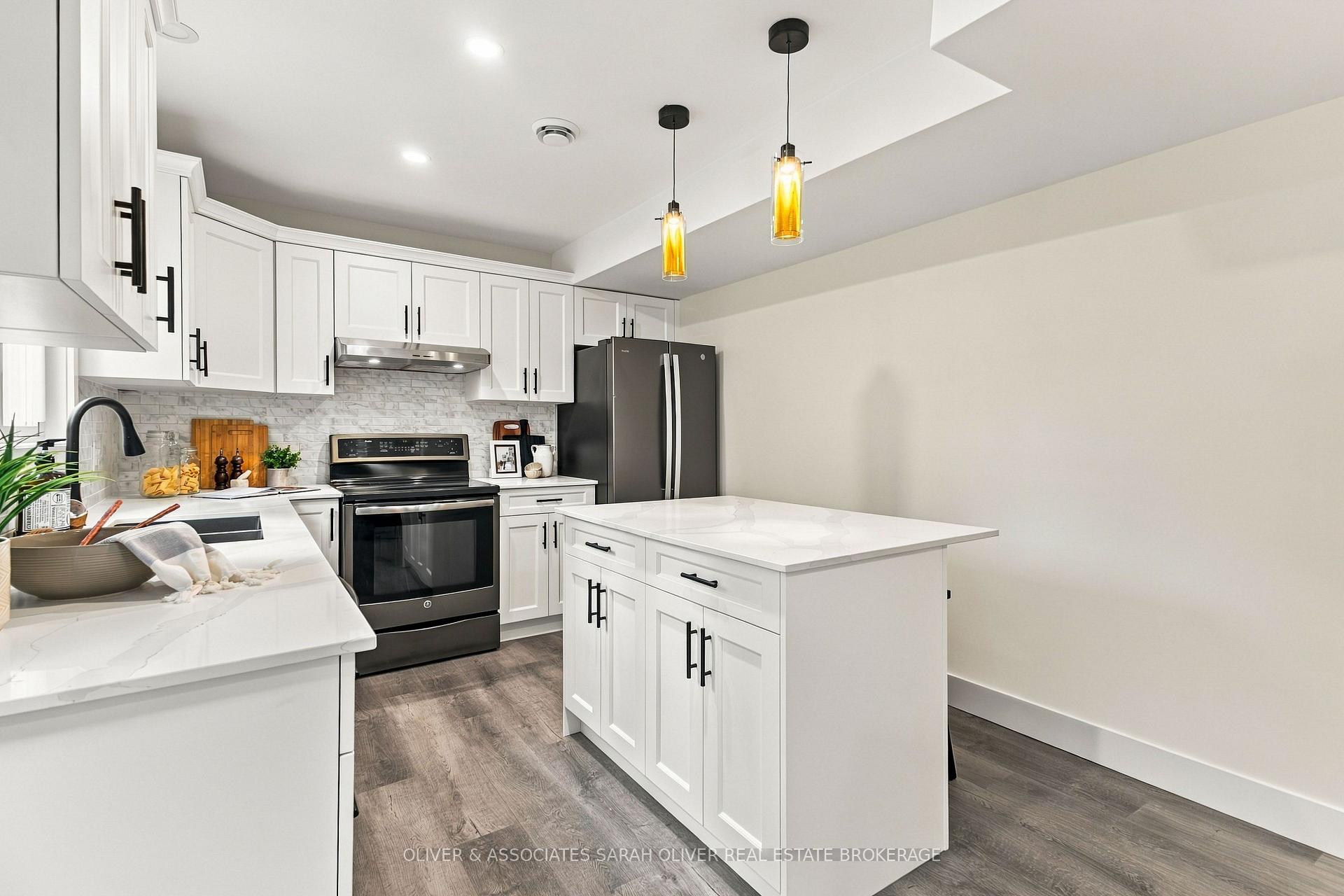 Photo 18 of 95 Blackacres Boulevard, London, North F — HOMEH