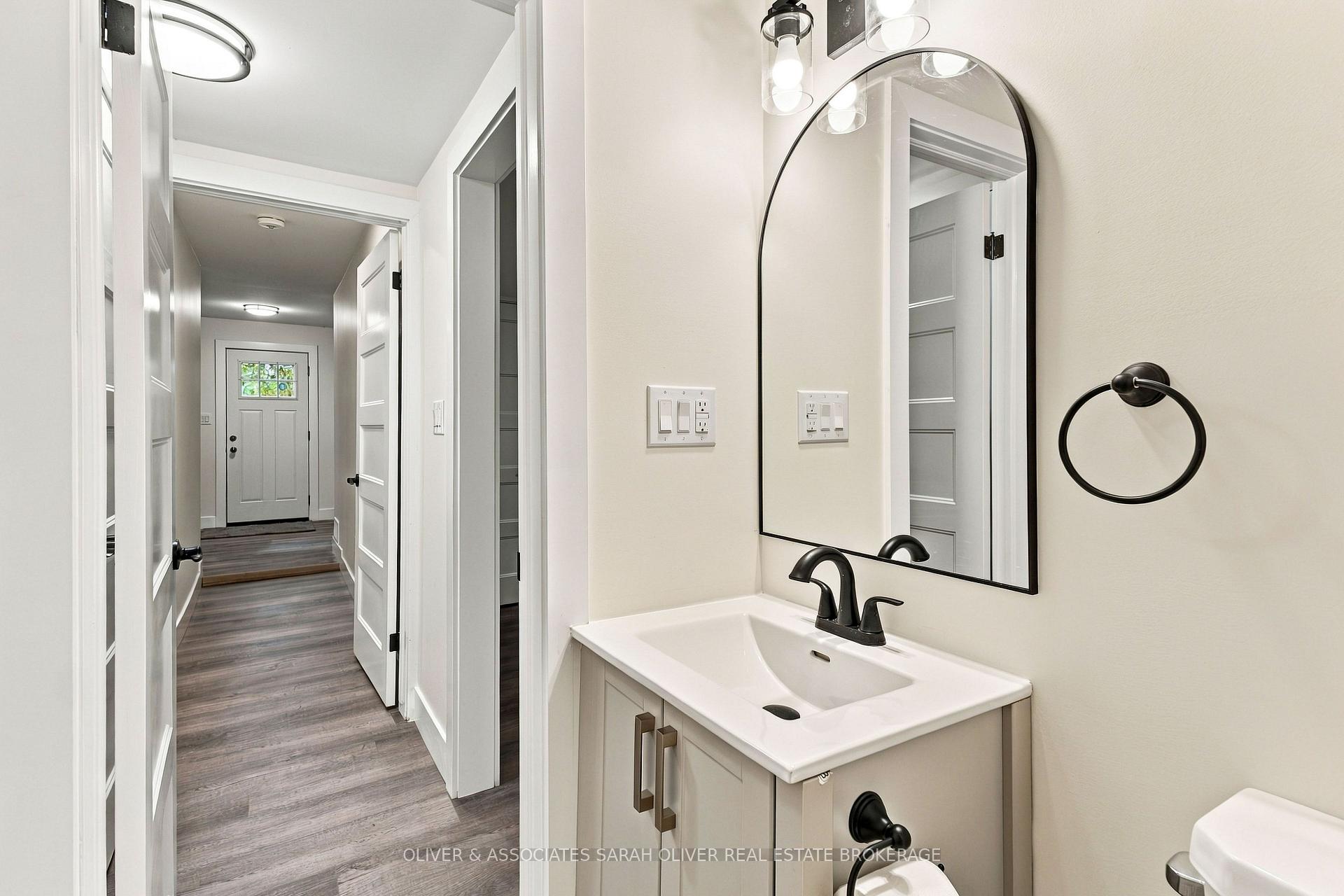 Photo 19 of 95 Blackacres Boulevard, London, North F — HOMEH