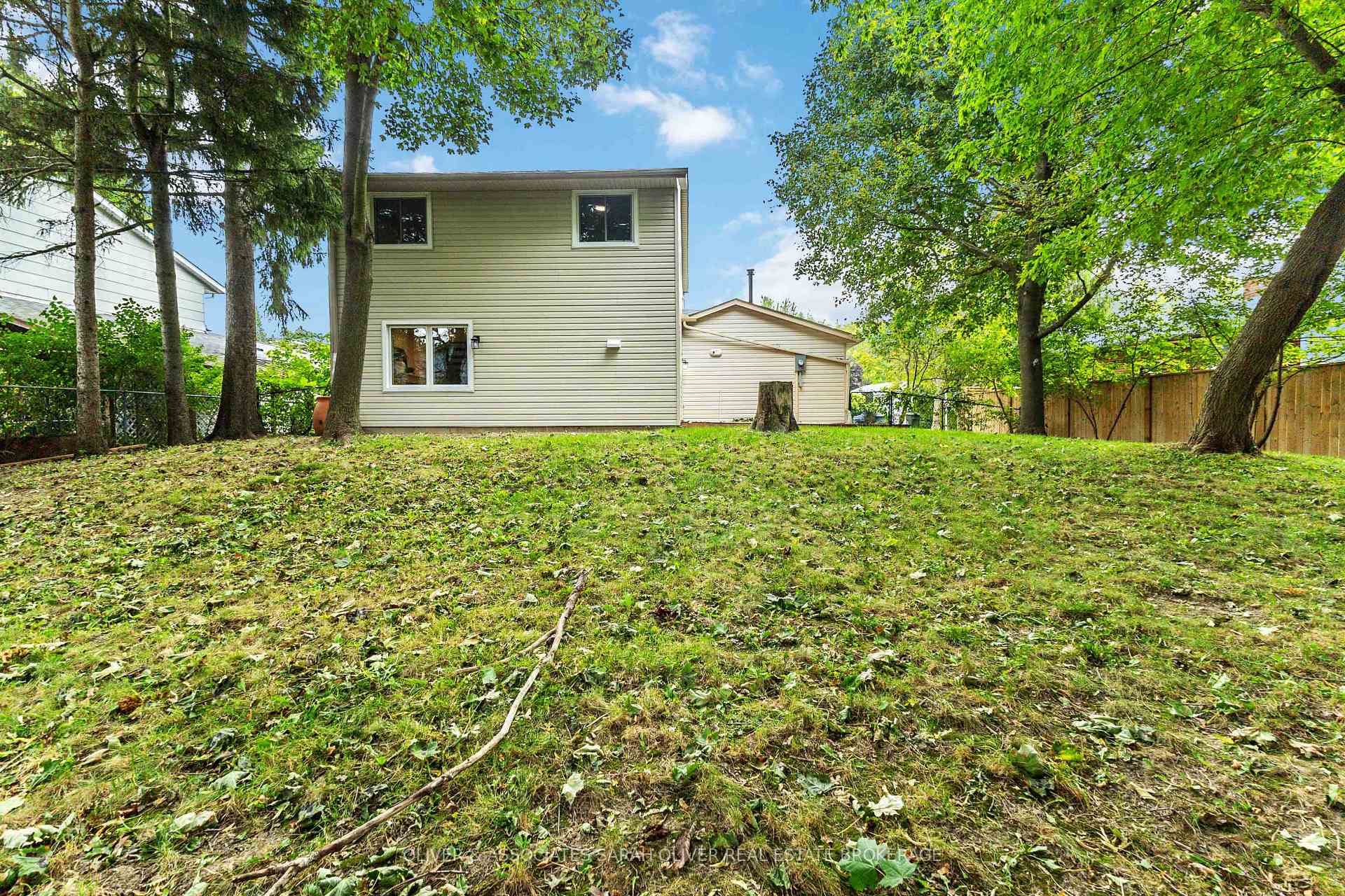 Photo 33 of 95 Blackacres Boulevard, London, North F — HOMEH