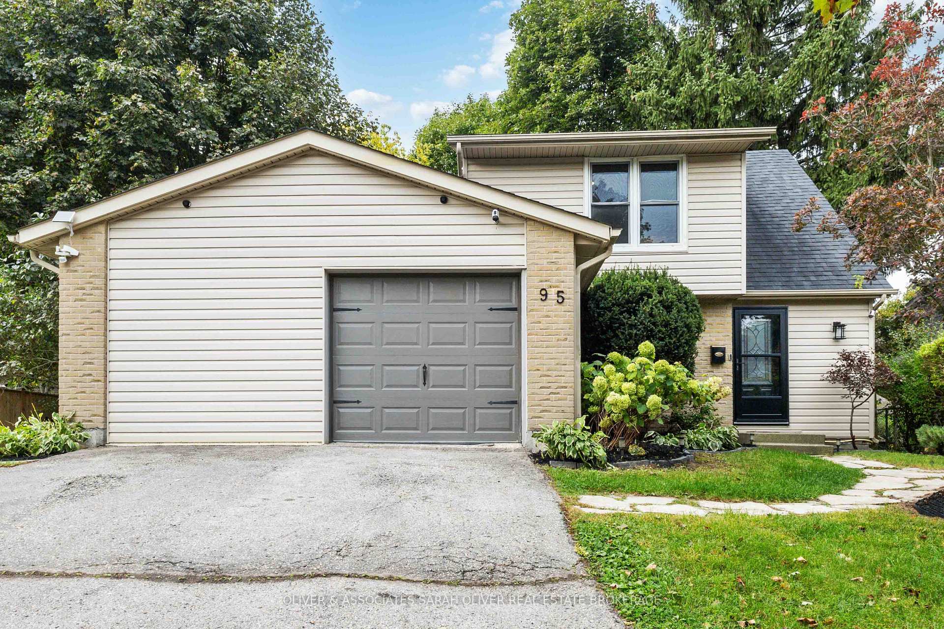 Photo 39 of 95 Blackacres Boulevard, London, North F — HOMEH