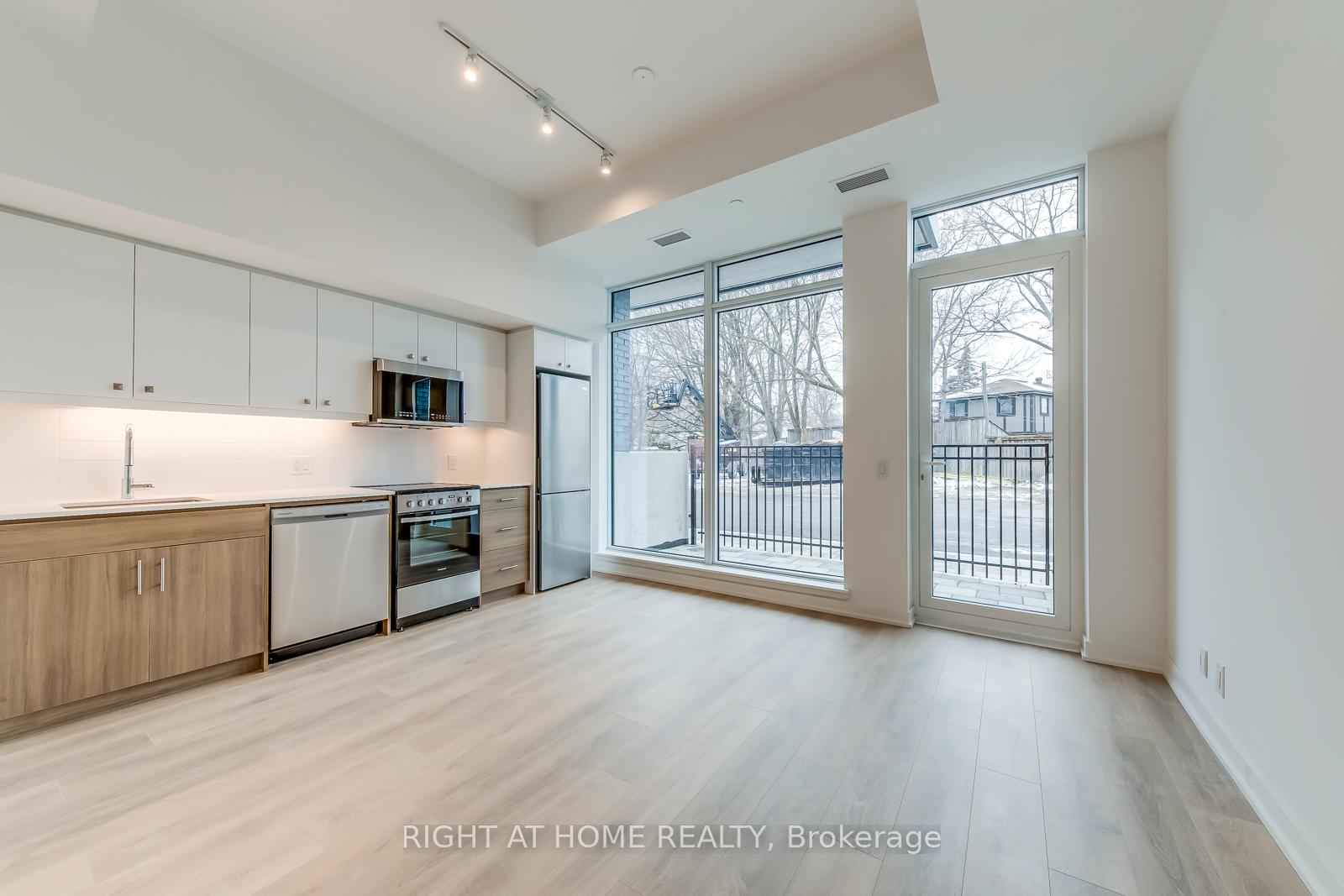 Photo 4 of Unit 101, 2 Manderley Drive, Scarborough, Birchcliffe-Cliffside — HOMEH