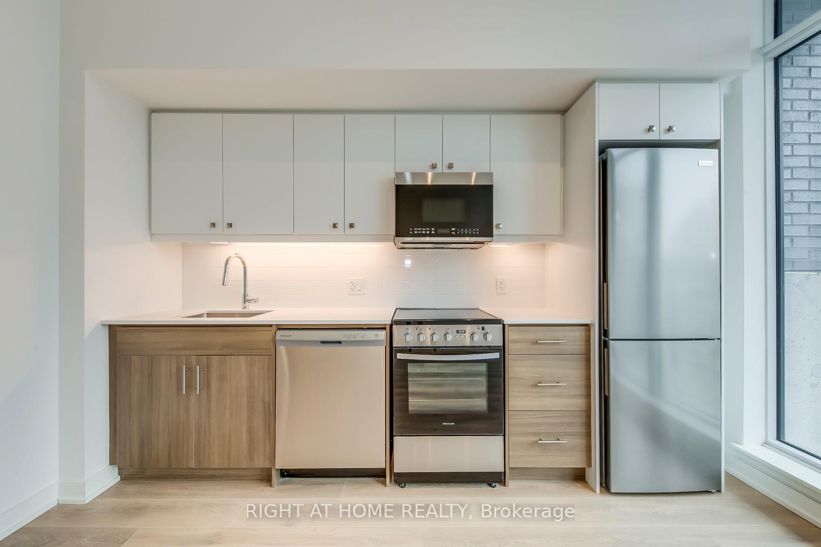 Photo 6 of Unit 101, 2 Manderley Drive, Scarborough, Birchcliffe-Cliffside — HOMEH