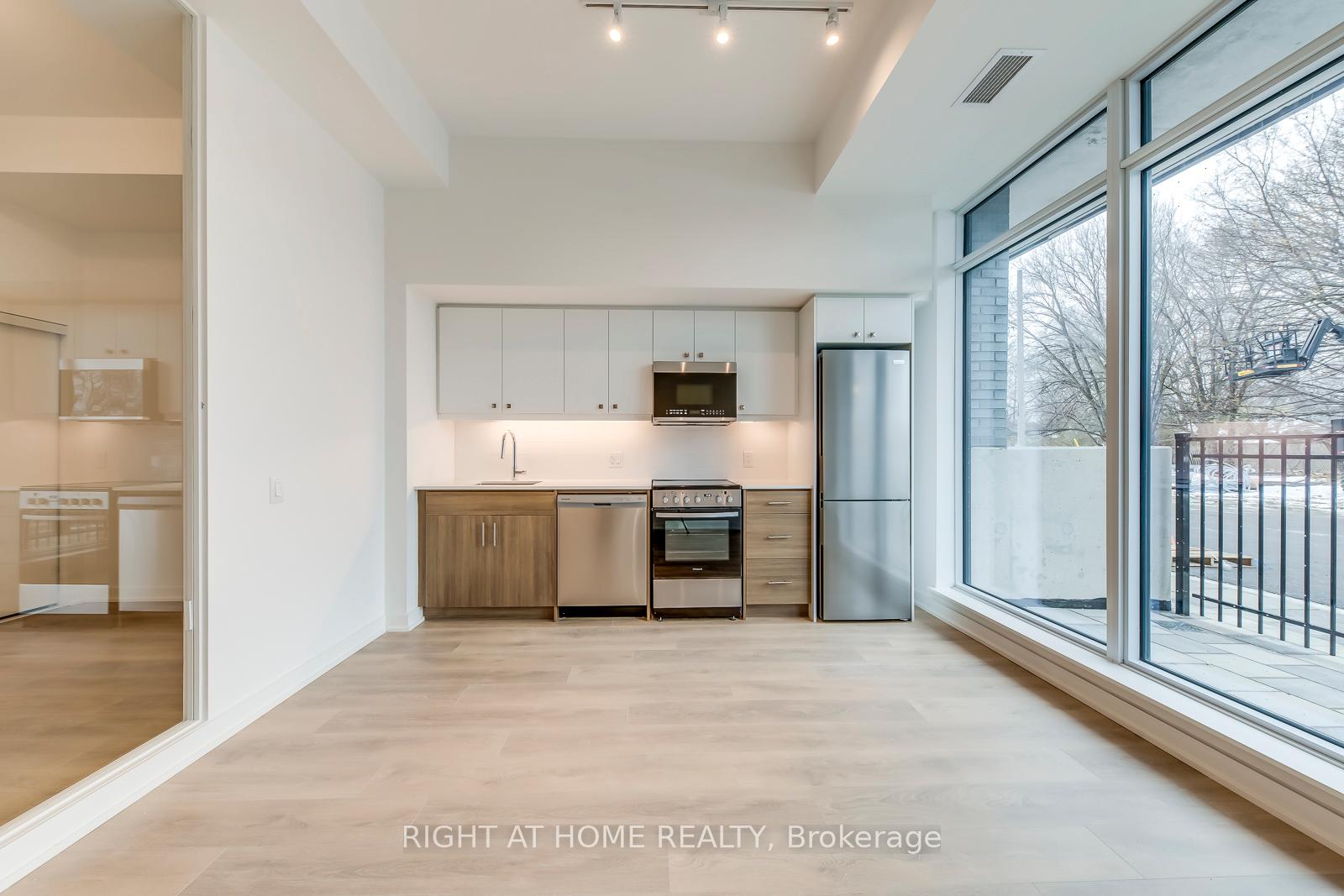 Photo 7 of Unit 101, 2 Manderley Drive, Scarborough, Birchcliffe-Cliffside — HOMEH