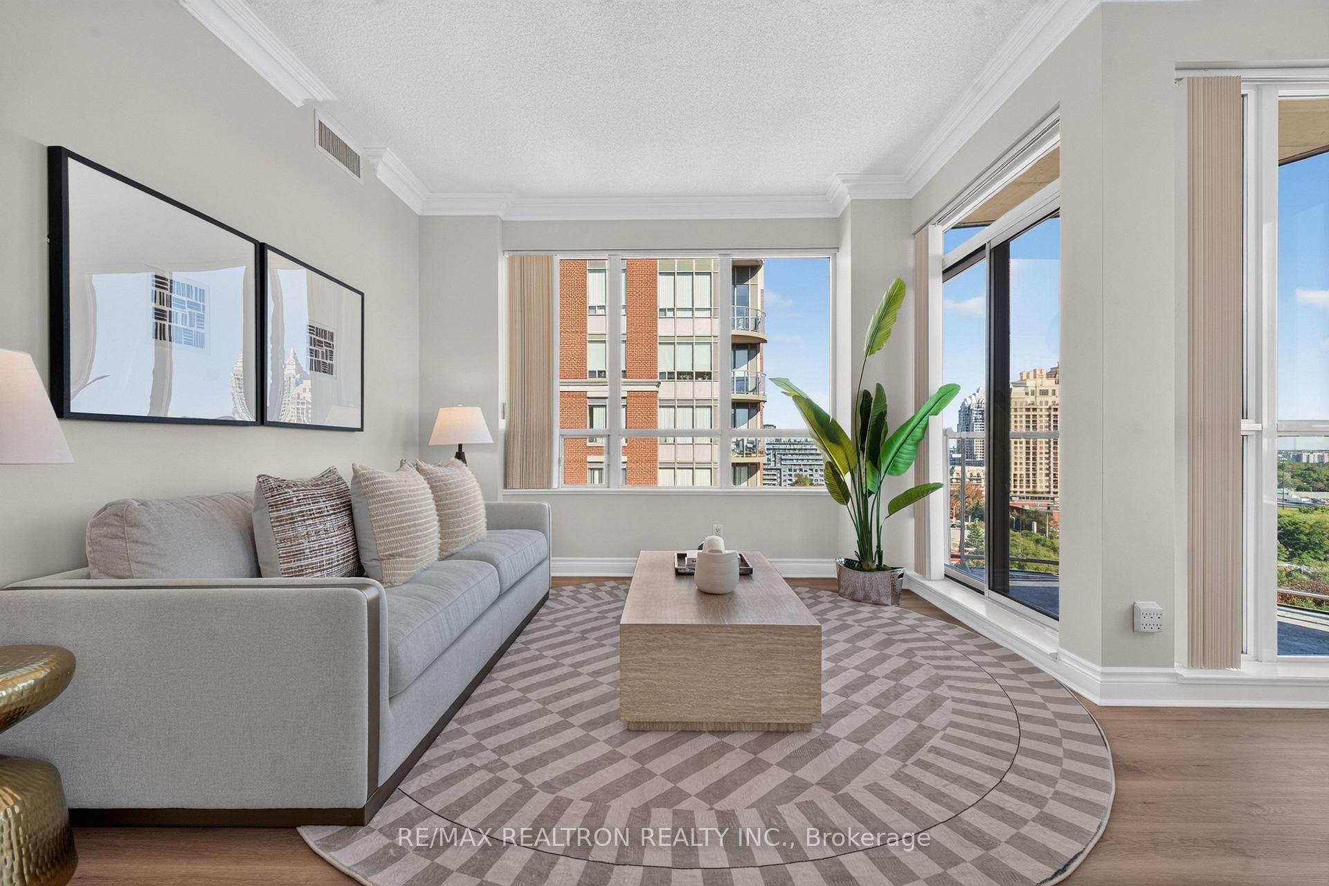 Photo 6 of Unit LPH5, 2 Clairtrell Road, North York, Willowdale East — HOMEH