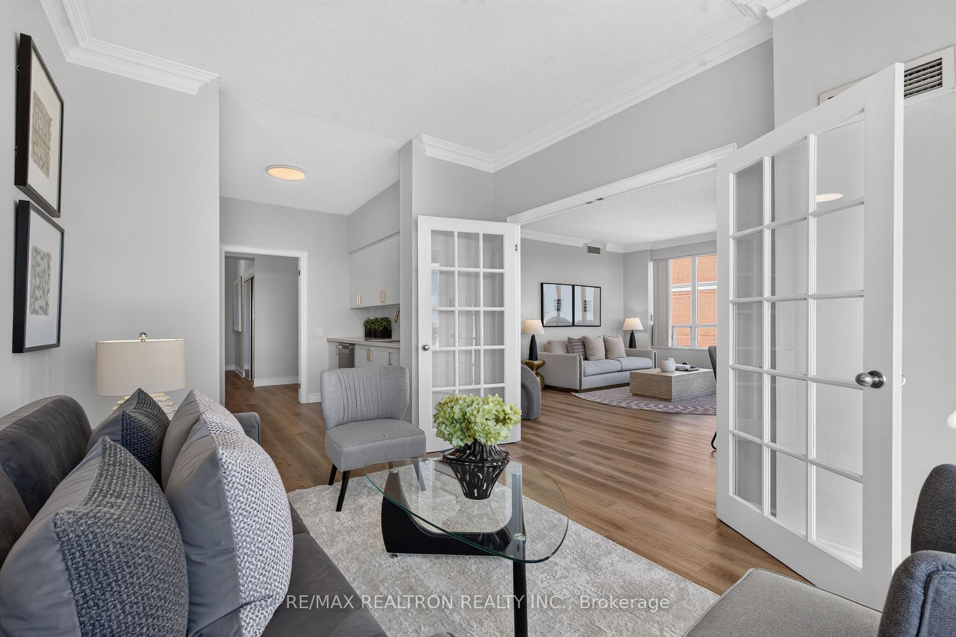 Photo 11 of Unit LPH5, 2 Clairtrell Road, North York, Willowdale East — HOMEH