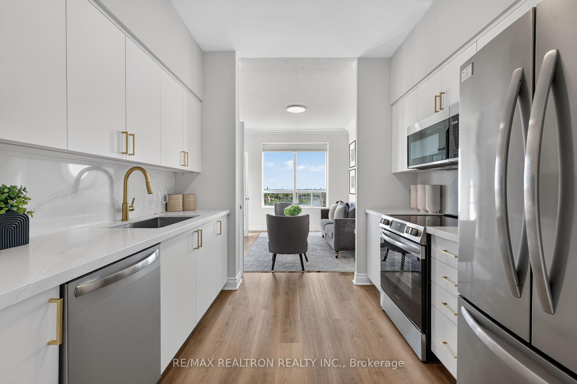 Photo 13 of Unit LPH5, 2 Clairtrell Road, North York, Willowdale East — HOMEH