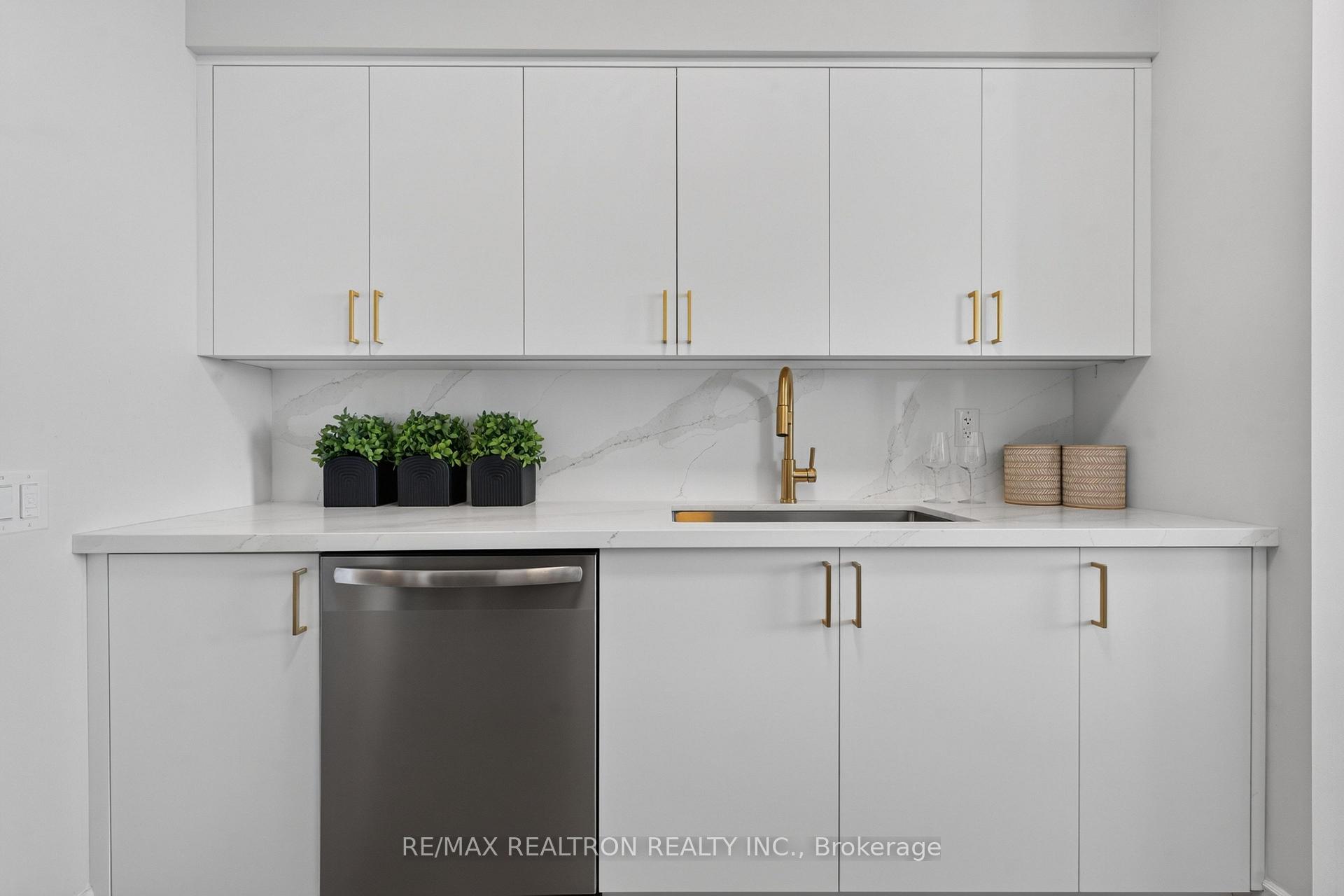 Photo 14 of Unit LPH5, 2 Clairtrell Road, North York, Willowdale East — HOMEH