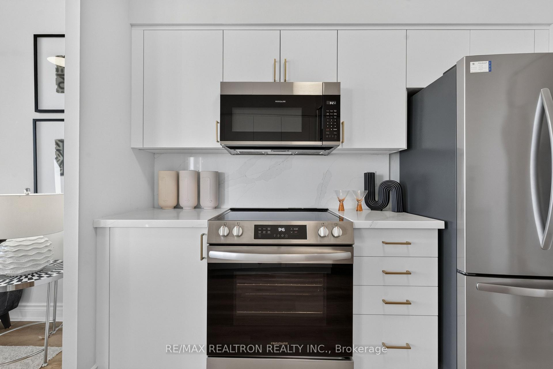Photo 16 of Unit LPH5, 2 Clairtrell Road, North York, Willowdale East — HOMEH