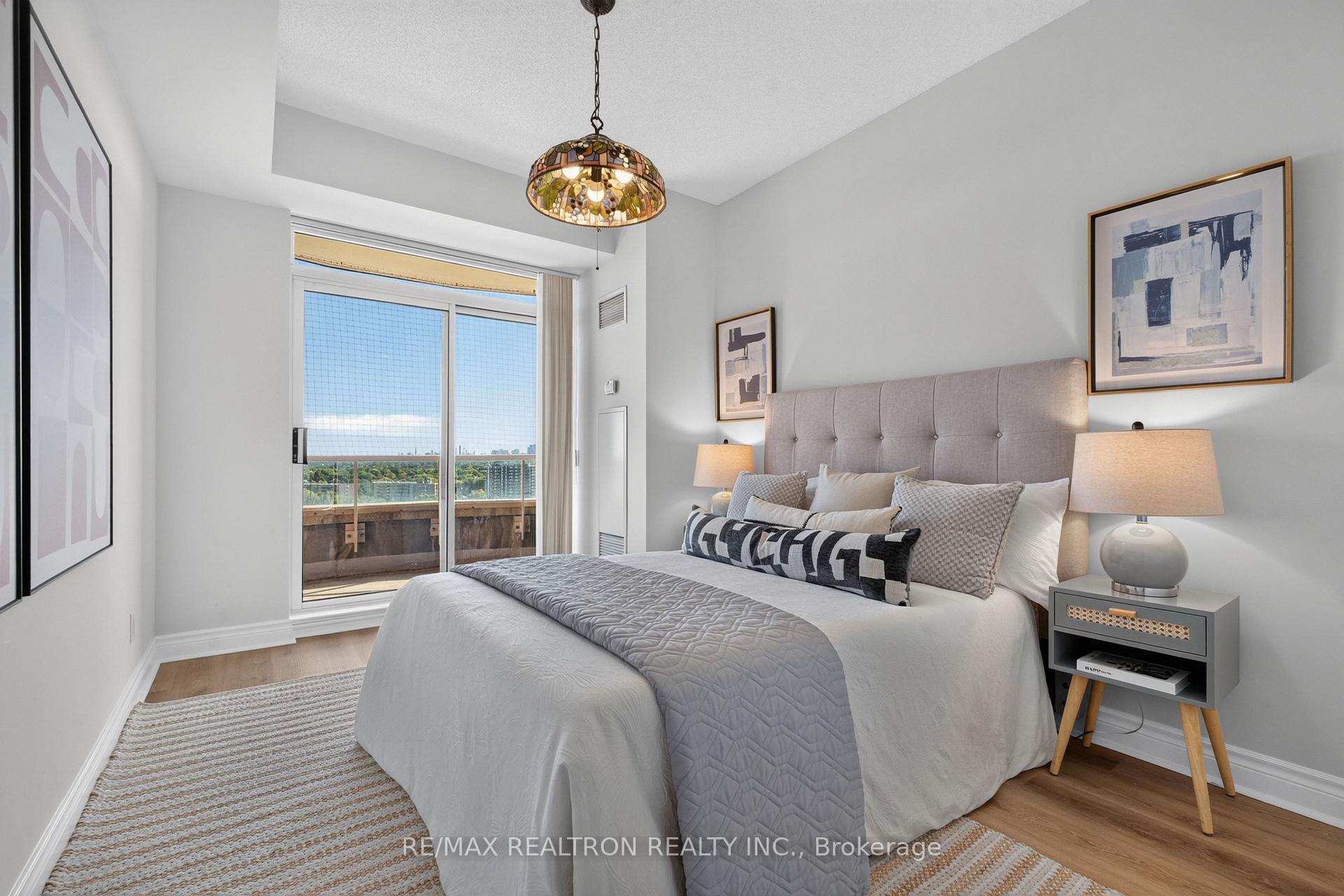 Photo 26 of Unit LPH5, 2 Clairtrell Road, North York, Willowdale East — HOMEH