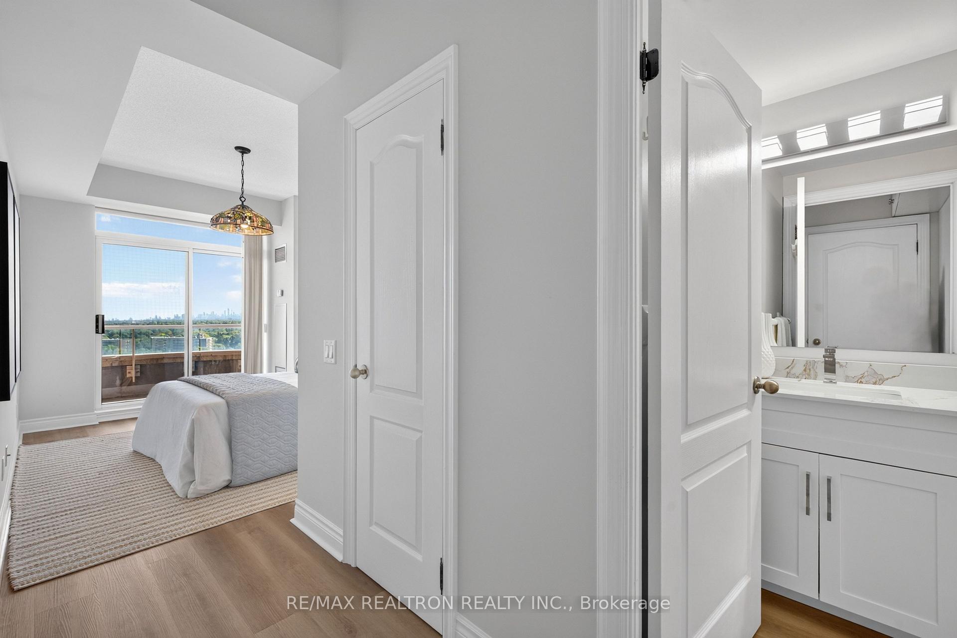 Photo 27 of Unit LPH5, 2 Clairtrell Road, North York, Willowdale East — HOMEH