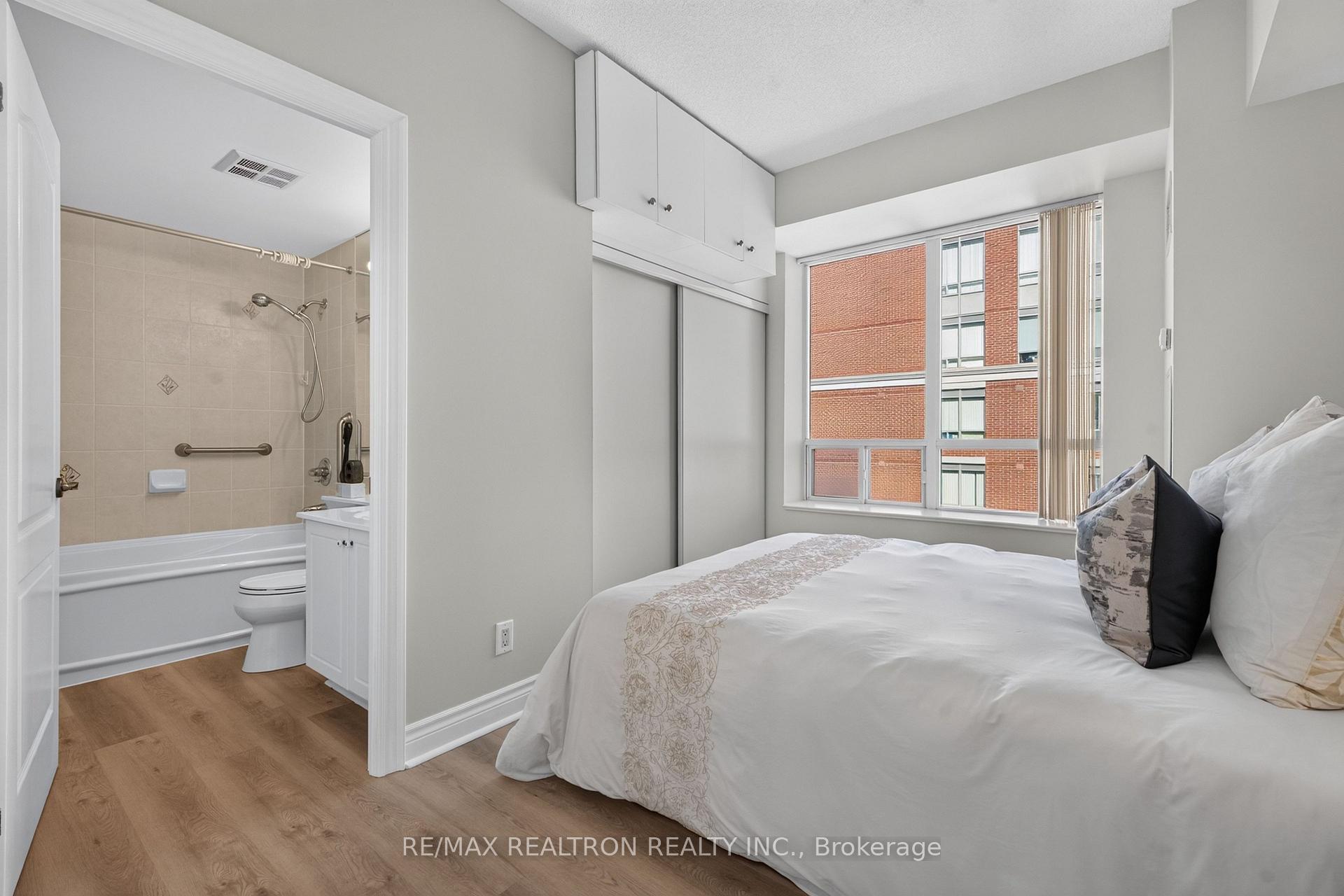 Photo 30 of Unit LPH5, 2 Clairtrell Road, North York, Willowdale East — HOMEH