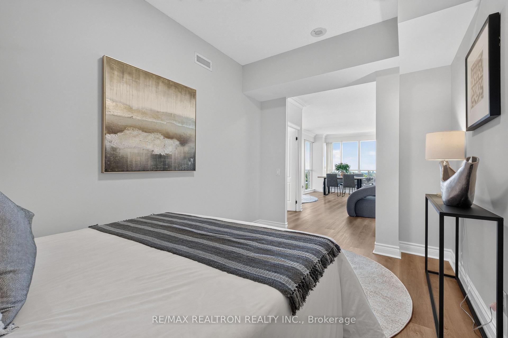 Photo 31 of Unit LPH5, 2 Clairtrell Road, North York, Willowdale East — HOMEH