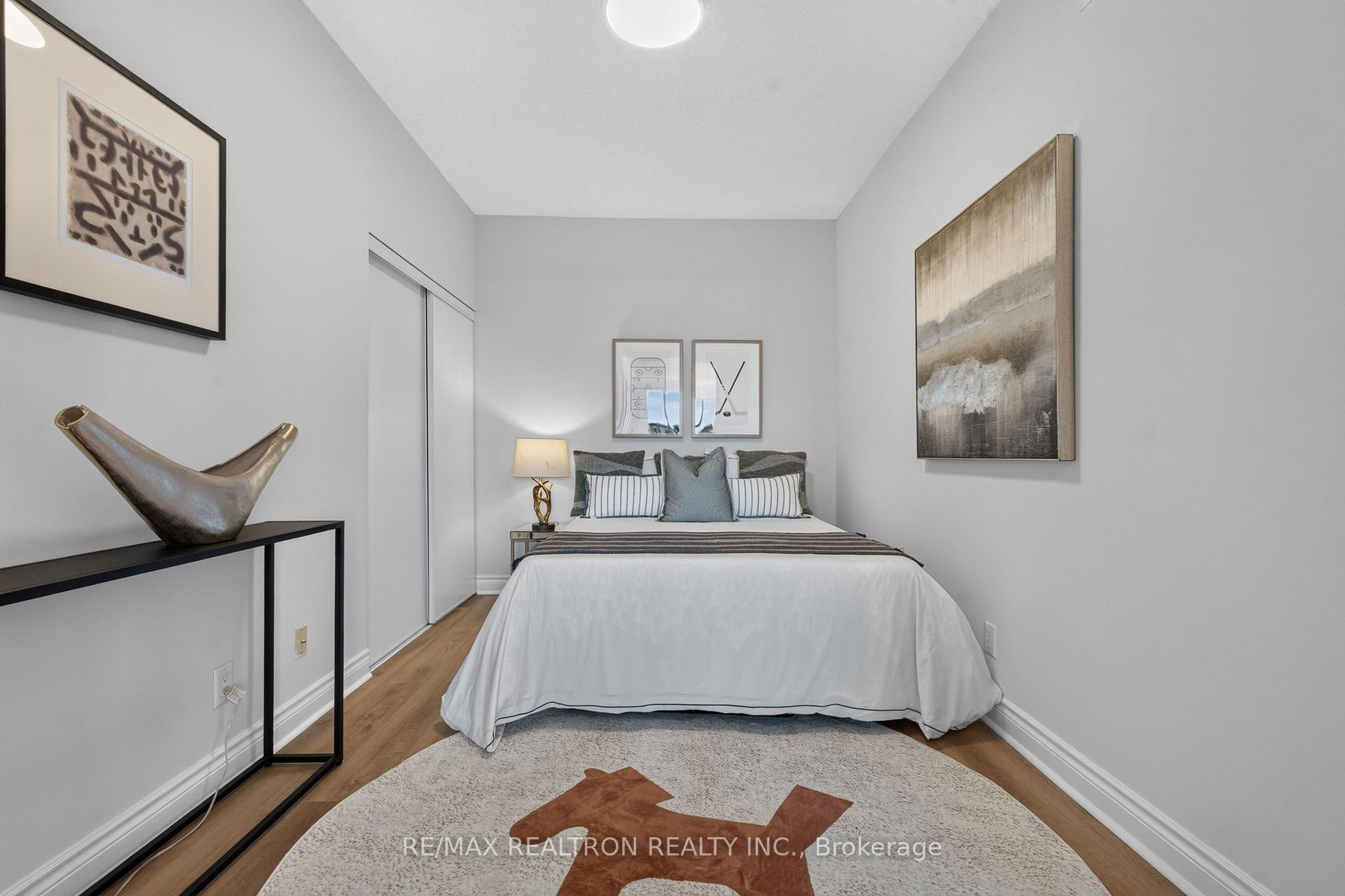 Photo 32 of Unit LPH5, 2 Clairtrell Road, North York, Willowdale East — HOMEH