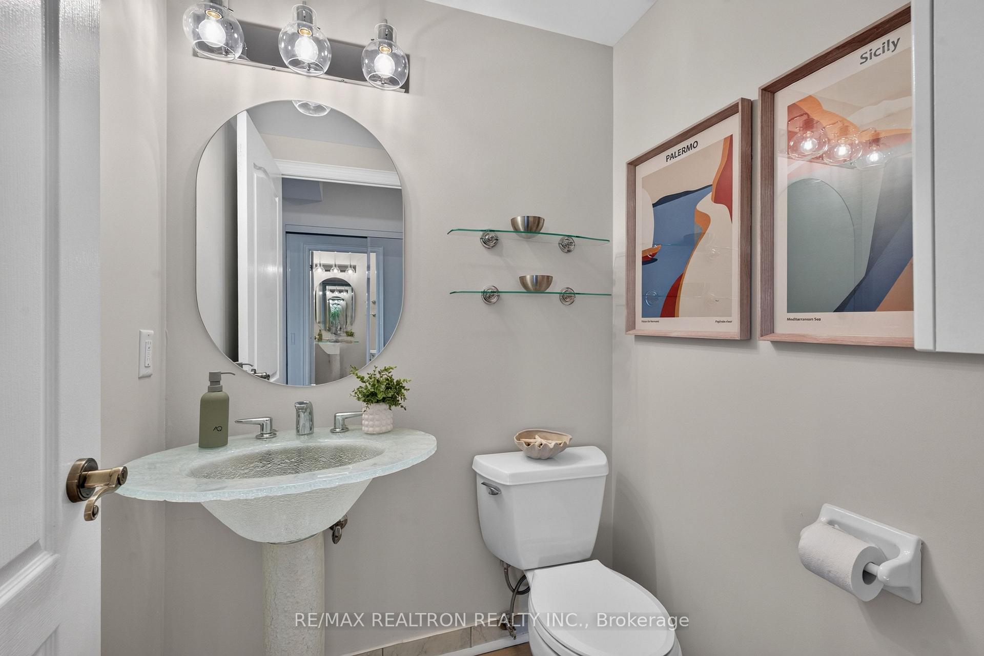 Photo 33 of Unit LPH5, 2 Clairtrell Road, North York, Willowdale East — HOMEH