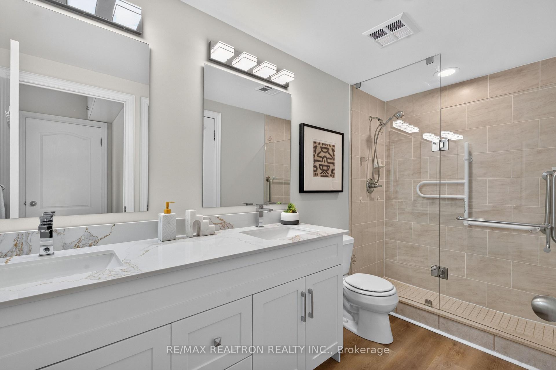 Photo 35 of Unit LPH5, 2 Clairtrell Road, North York, Willowdale East — HOMEH