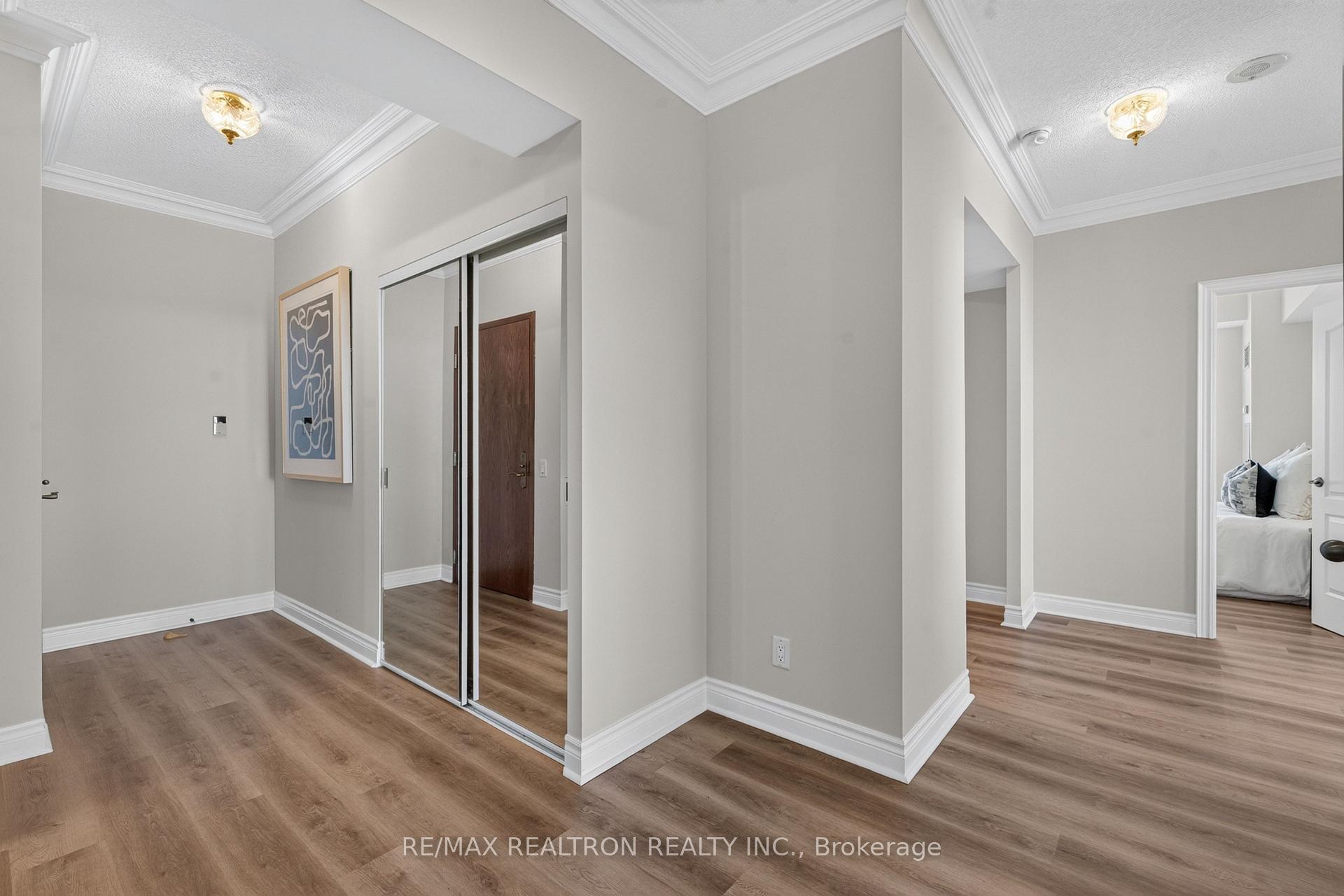 Photo 38 of Unit LPH5, 2 Clairtrell Road, North York, Willowdale East — HOMEH