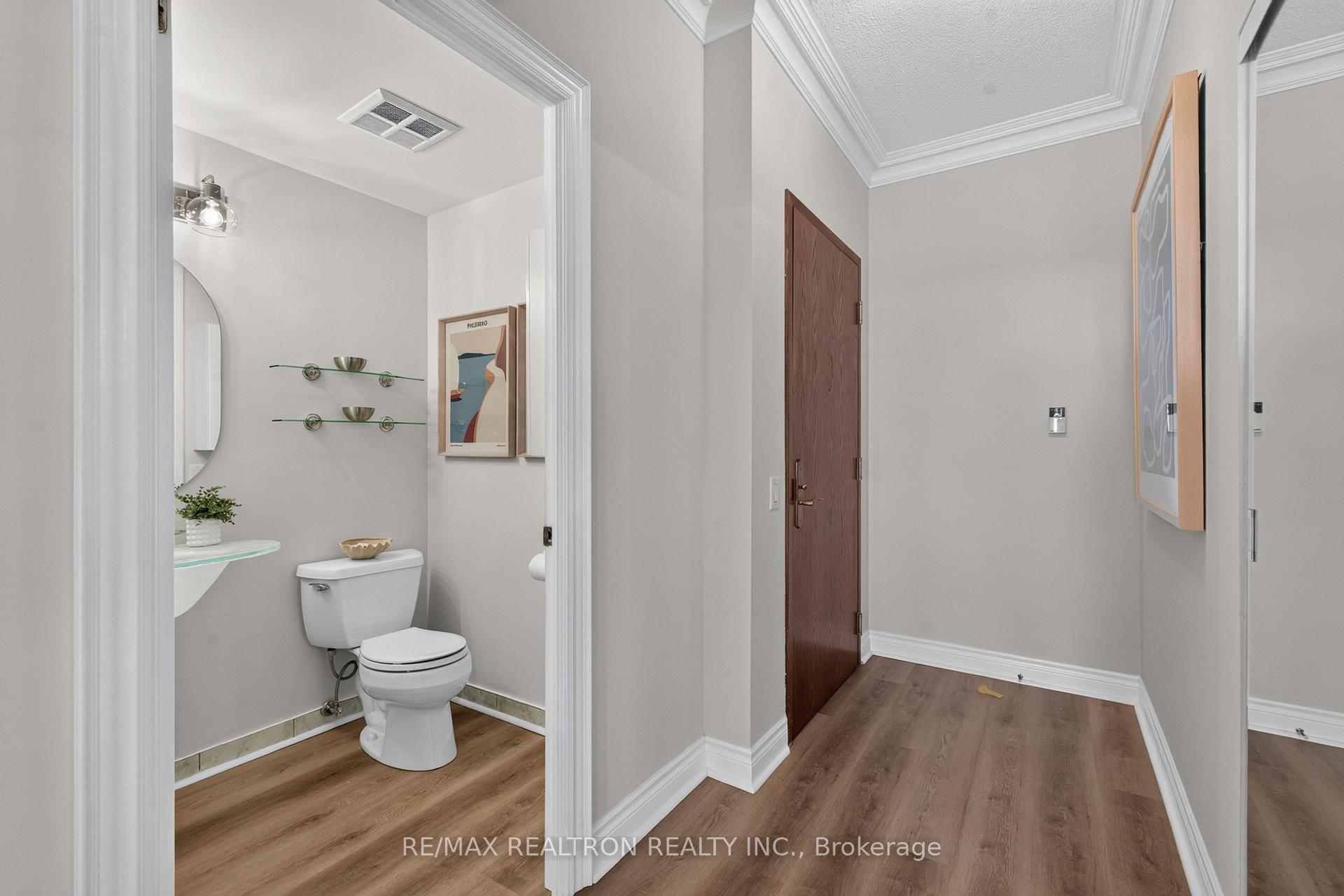 Photo 39 of Unit LPH5, 2 Clairtrell Road, North York, Willowdale East — HOMEH