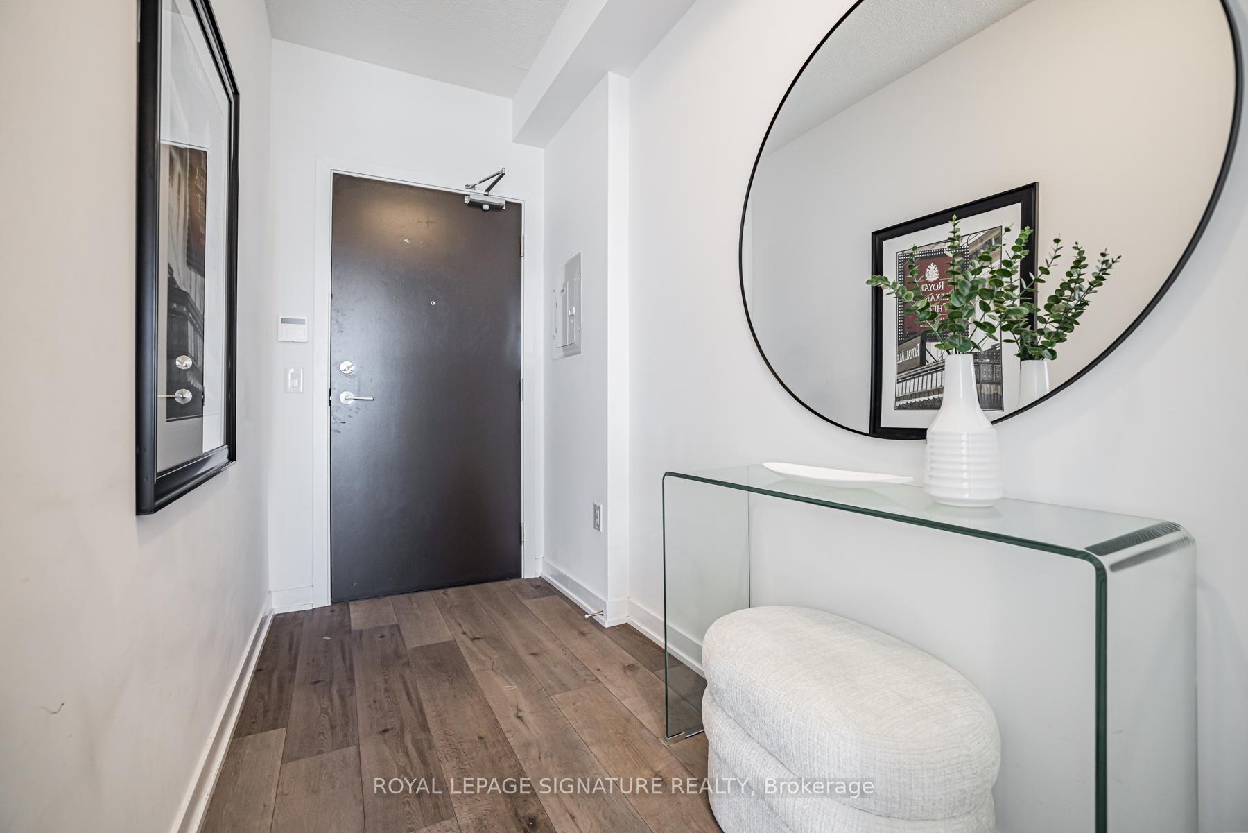 Photo 5 of Unit 618, 60 Honeycrisp Crescent, Vaughan, Vaughan Corporate Centre — HOMEH