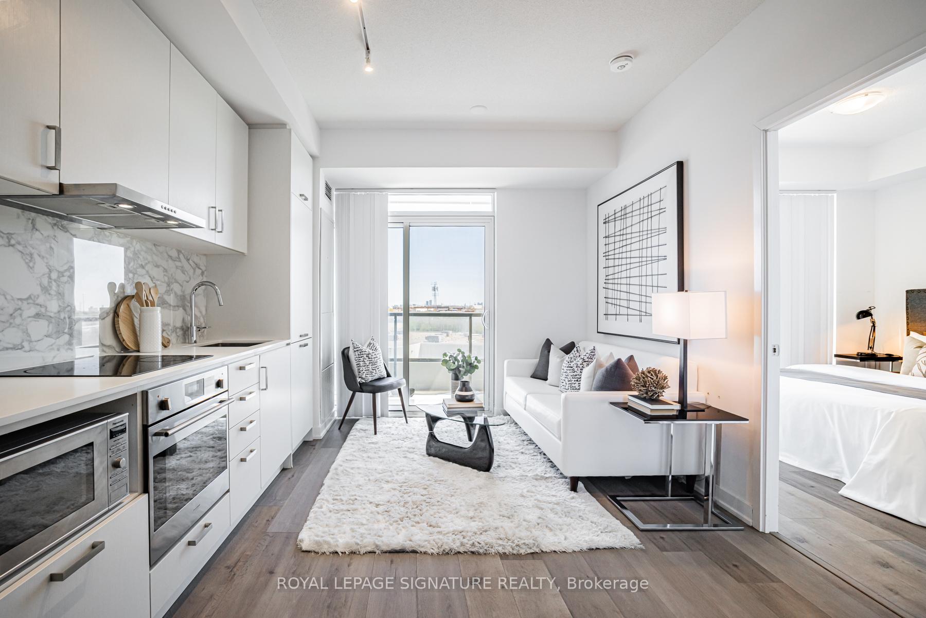 Photo 6 of Unit 618, 60 Honeycrisp Crescent, Vaughan, Vaughan Corporate Centre — HOMEH