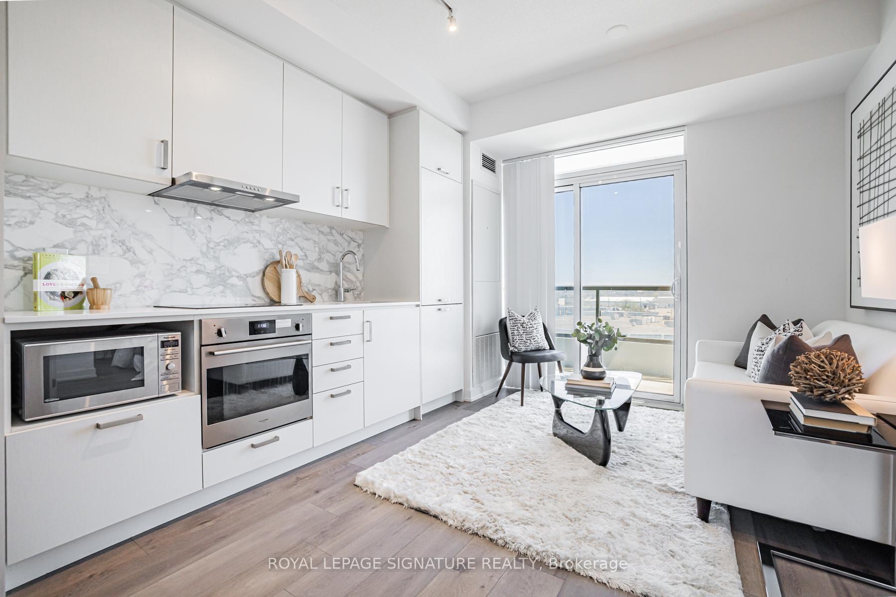 Photo 7 of Unit 618, 60 Honeycrisp Crescent, Vaughan, Vaughan Corporate Centre — HOMEH