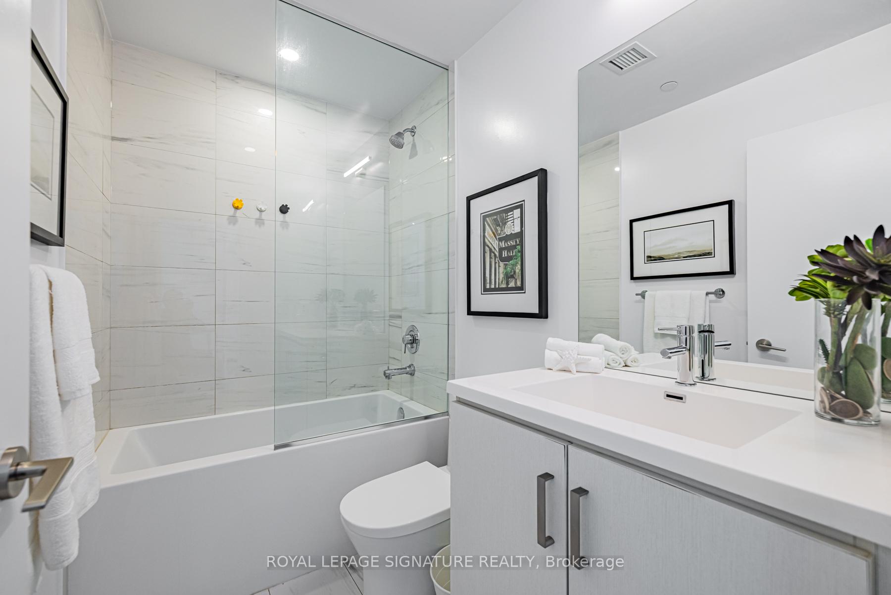 Photo 20 of Unit 618, 60 Honeycrisp Crescent, Vaughan, Vaughan Corporate Centre — HOMEH