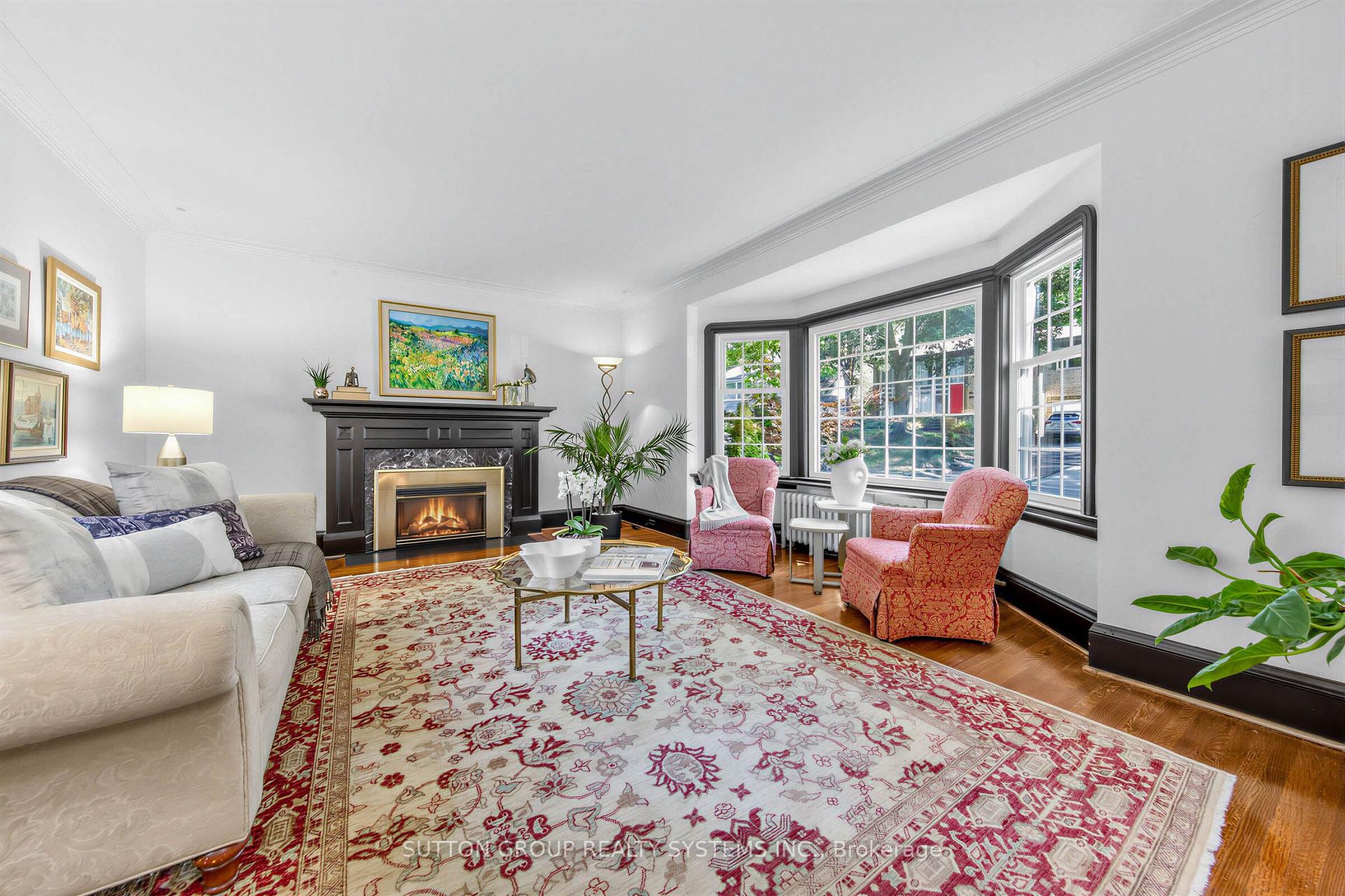 Photo 6 of 4 Brule Crescent, Toronto, High Park-Swansea — HOMEH