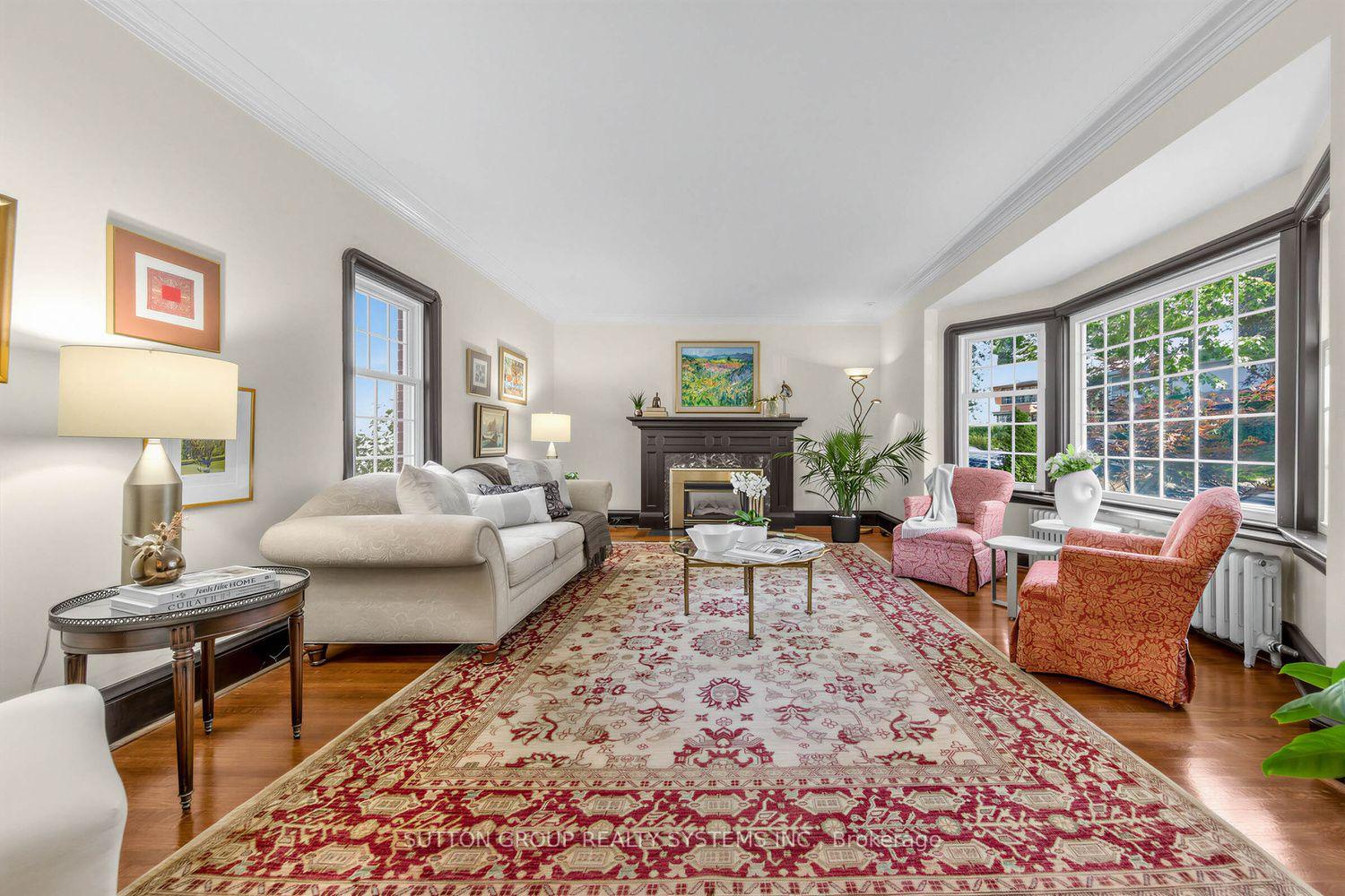 Photo 9 of 4 Brule Crescent, Toronto, High Park-Swansea — HOMEH