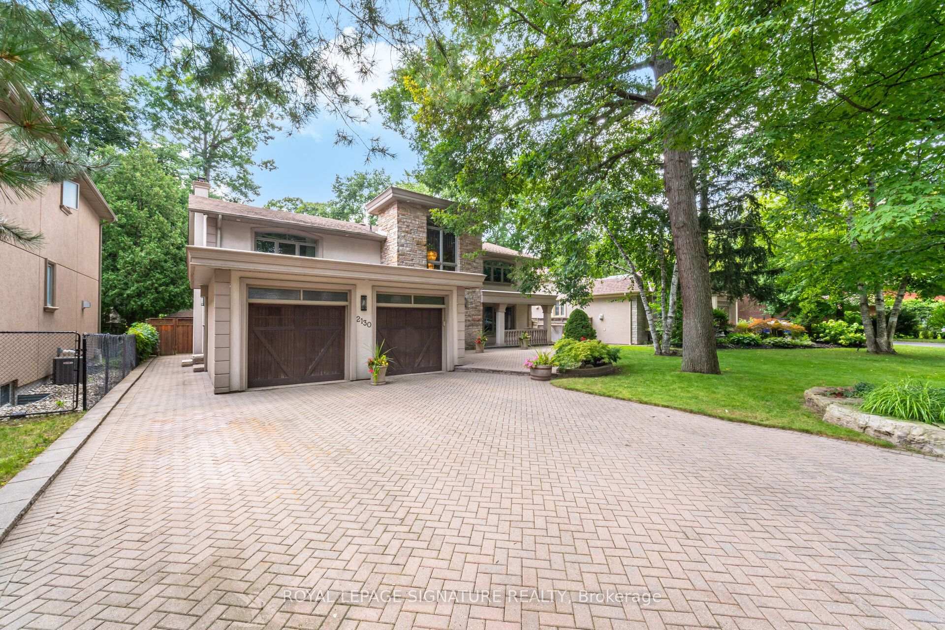 Front of 2130 Autumn Breeze Drive N